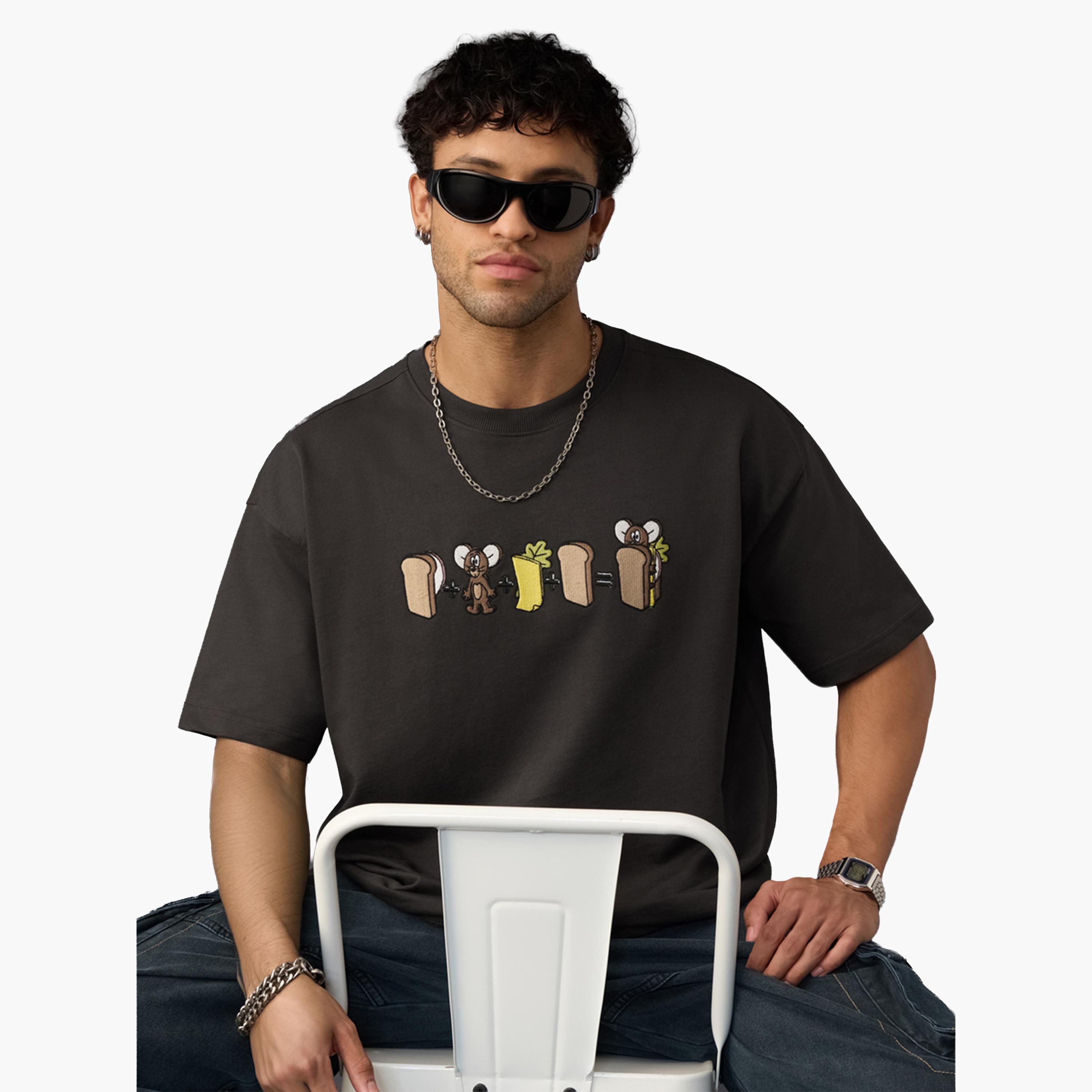 تيشيرت فضفاض بتطريز توم وجيري-men-clothing-tshirtsandpolos-tshirts-image-3
