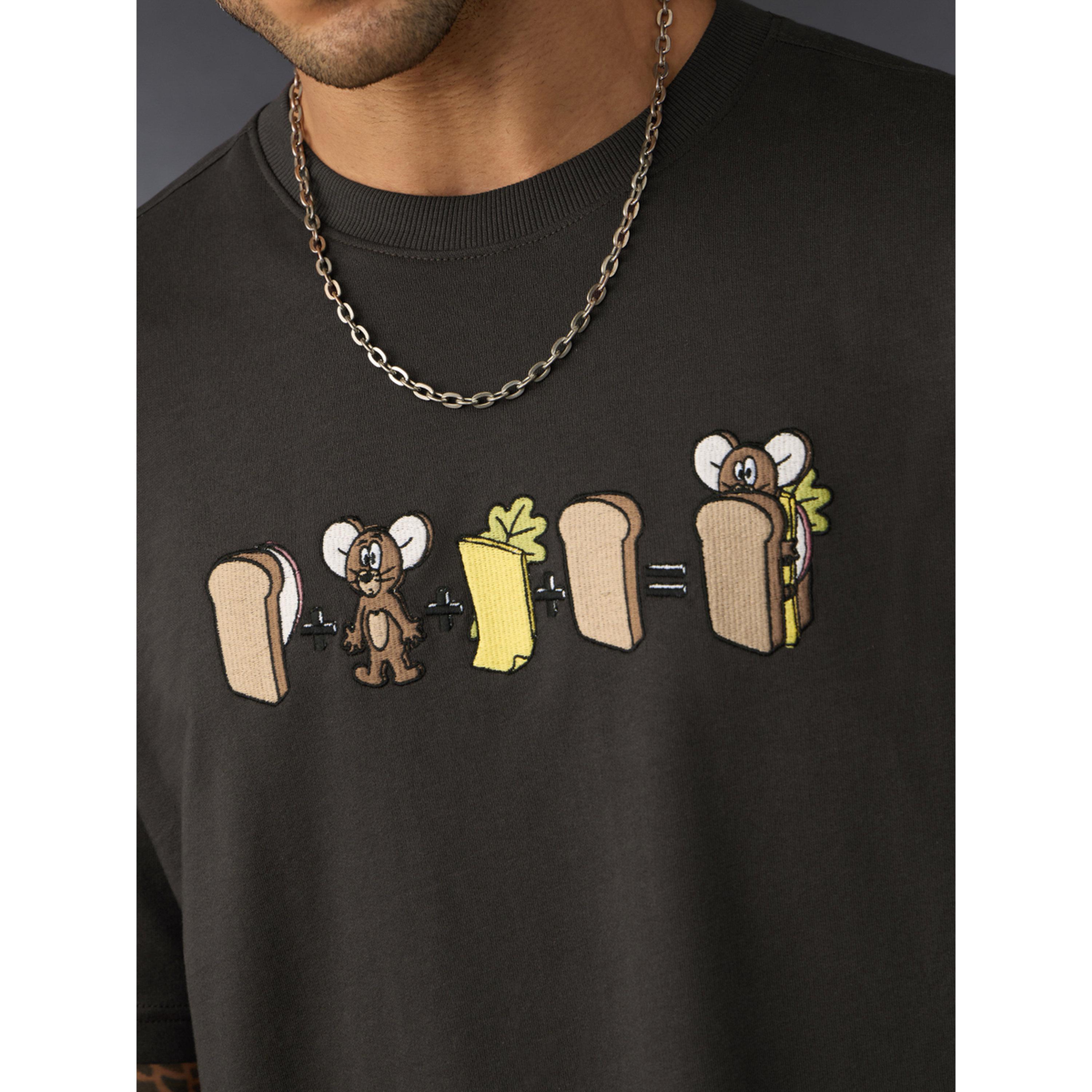 تيشيرت فضفاض بتطريز توم وجيري-men-clothing-tshirtsandpolos-tshirts-image-6