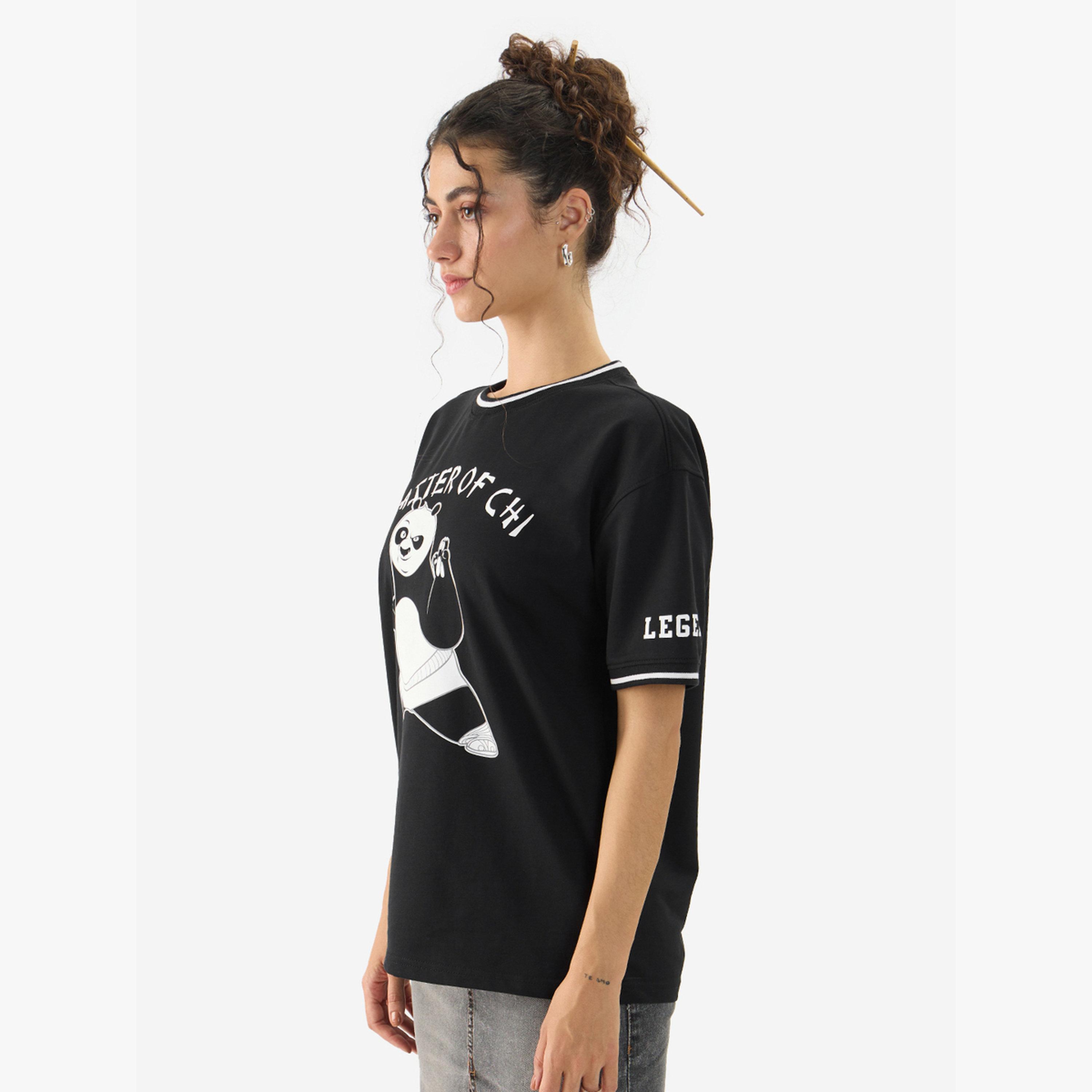 تيشيرت بقصة مريحة بطبعة جرافيك كونغ فو باندا-women-clothing-tshirts-image-3