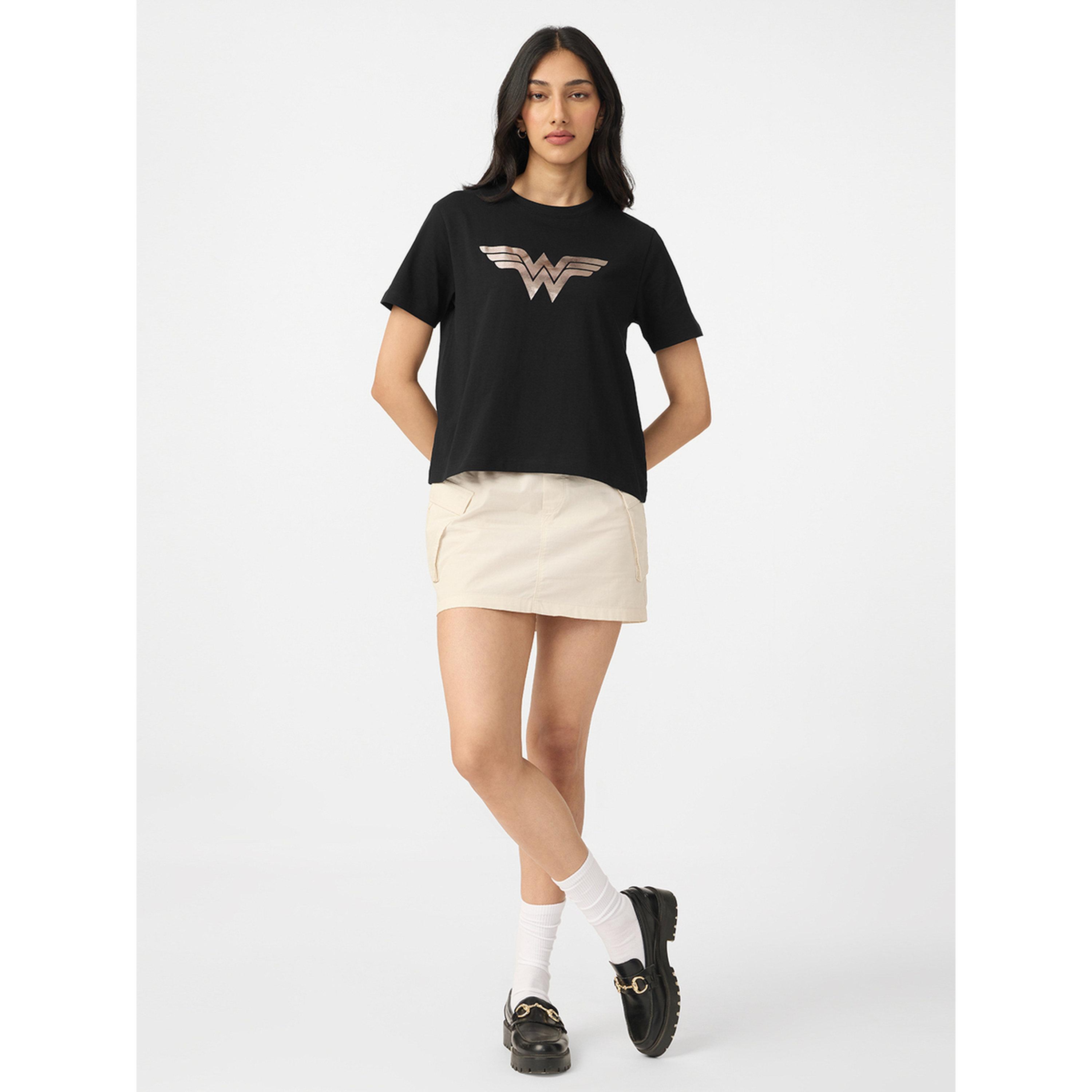 تيشيرت بشعار وندر وومان وقصة مربعة-women-clothing-tshirts-image-2