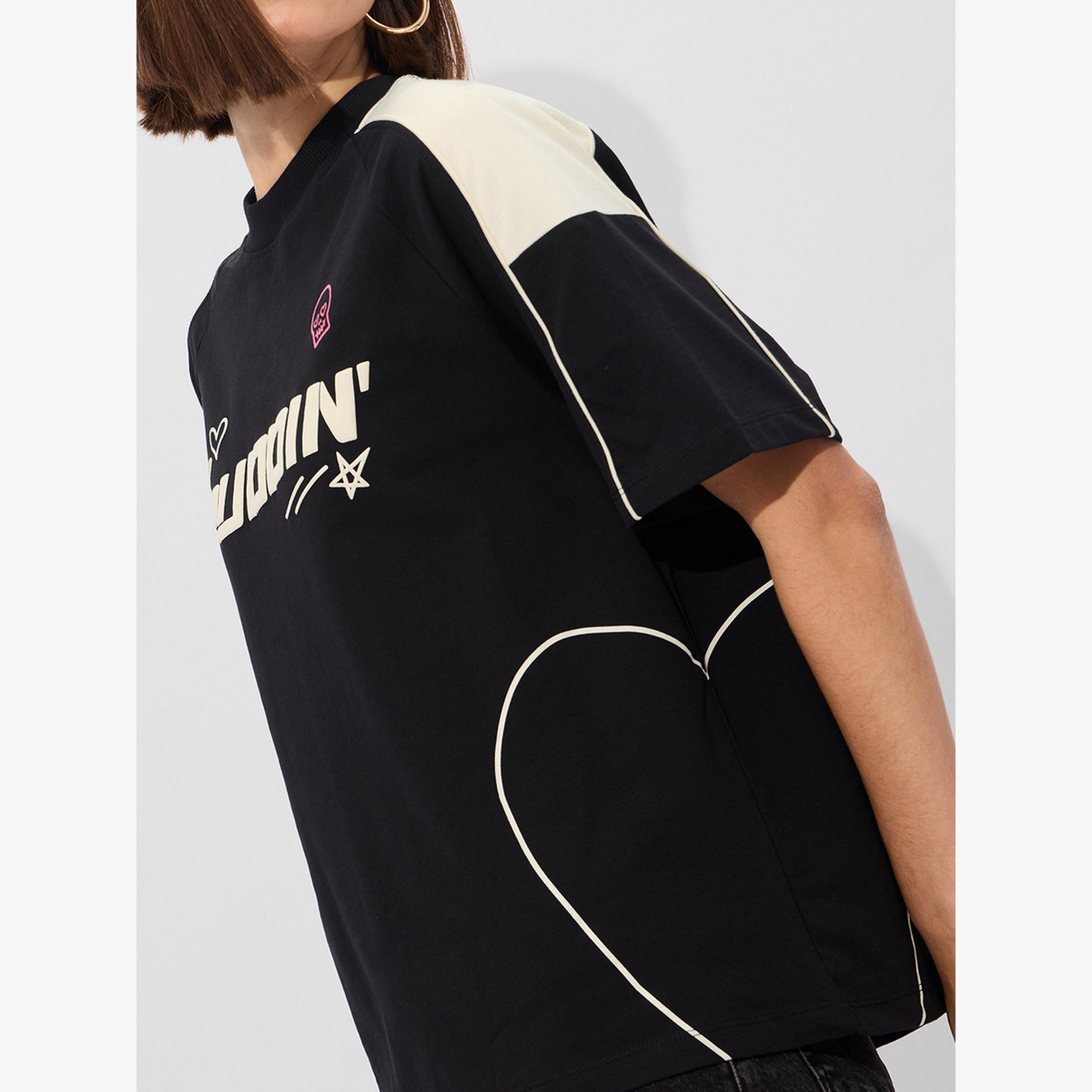تيشيرت بطبعة دي سي كوين وقصة واسعة-women-clothing-tshirts-image-6
