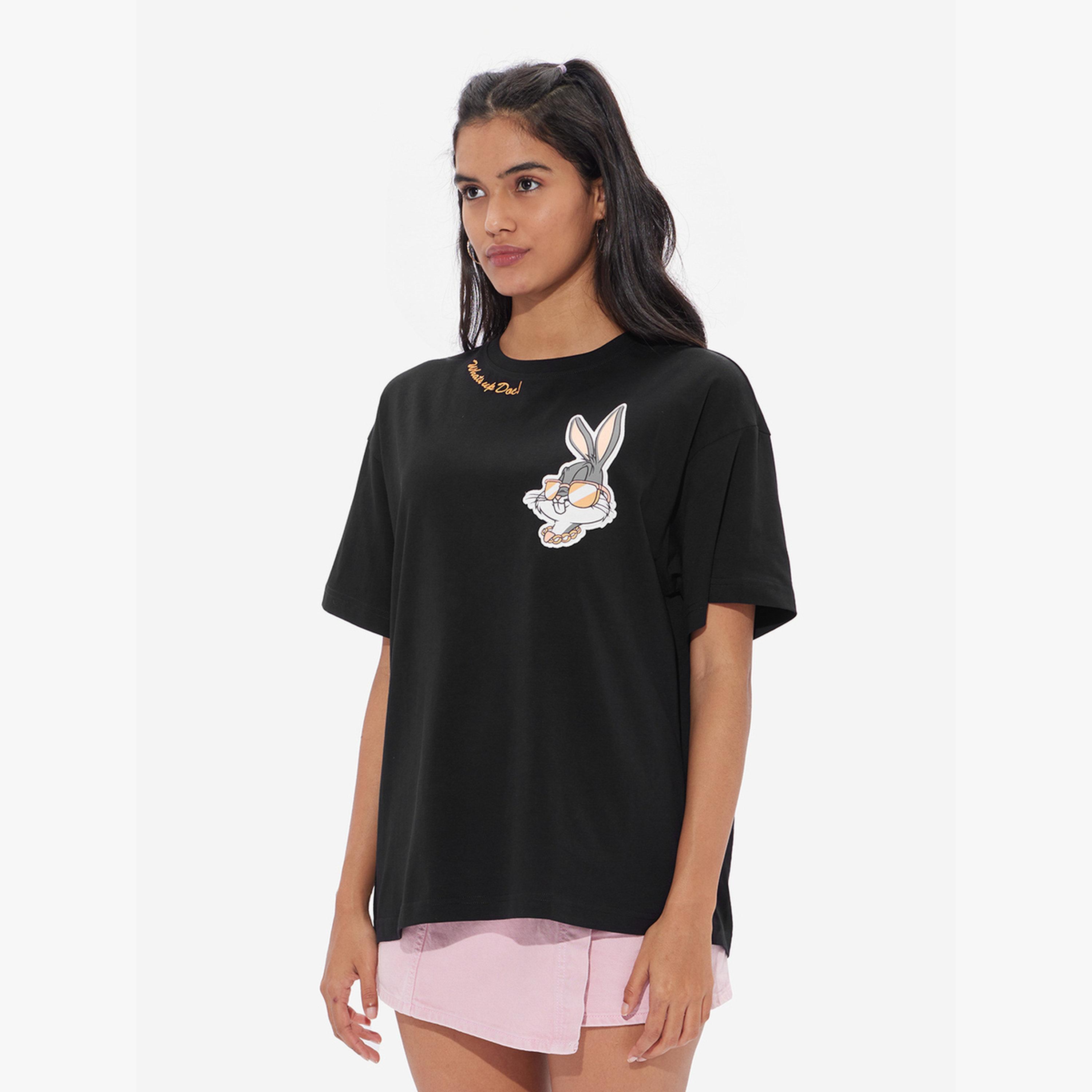 تيشيرت بطبعة باغز باني وقصة واسعة-women-clothing-tshirts-image-1