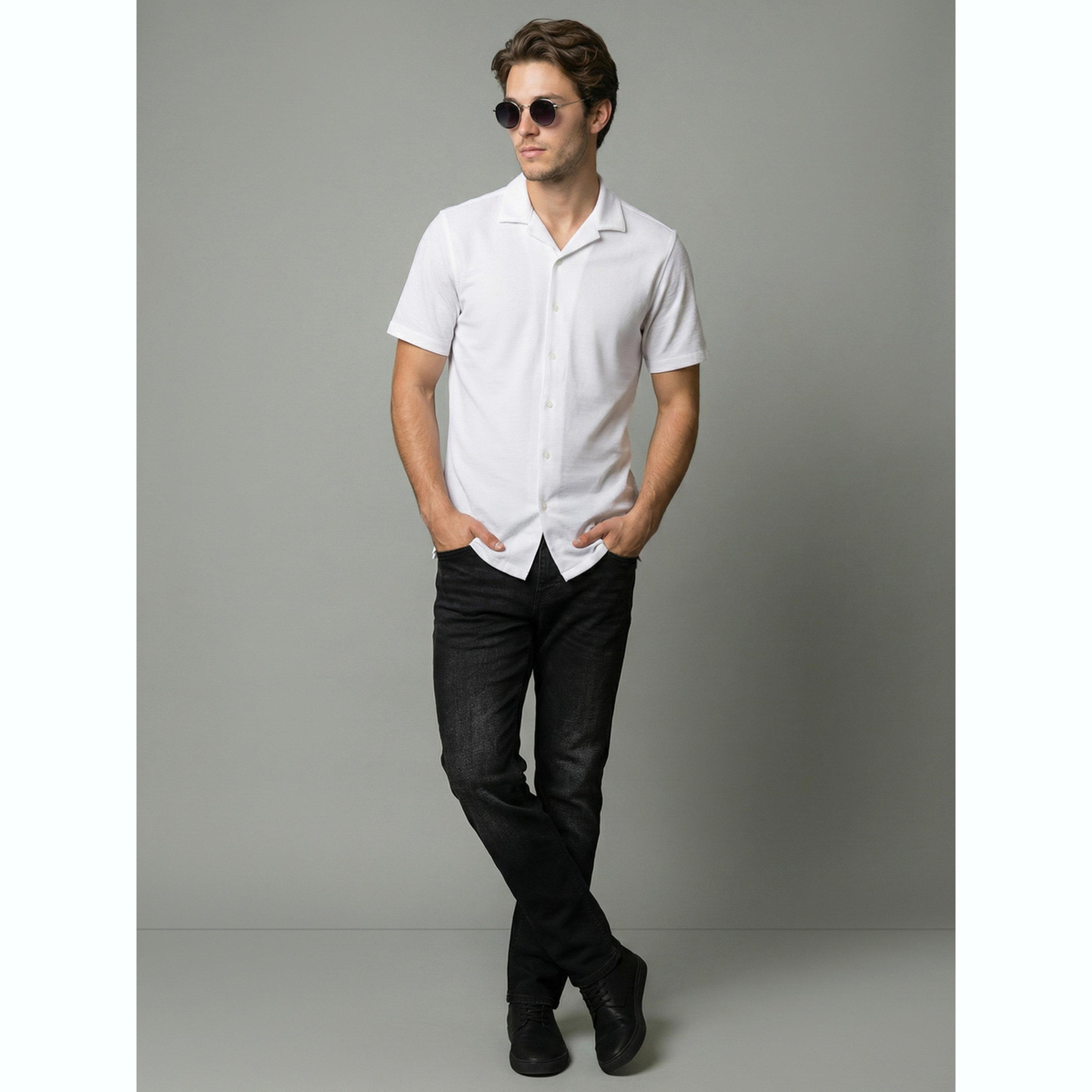قميص بأكمام قصيرة وياقة كوبية رجالي لون أبيض-men-clothing-shirts-image-2