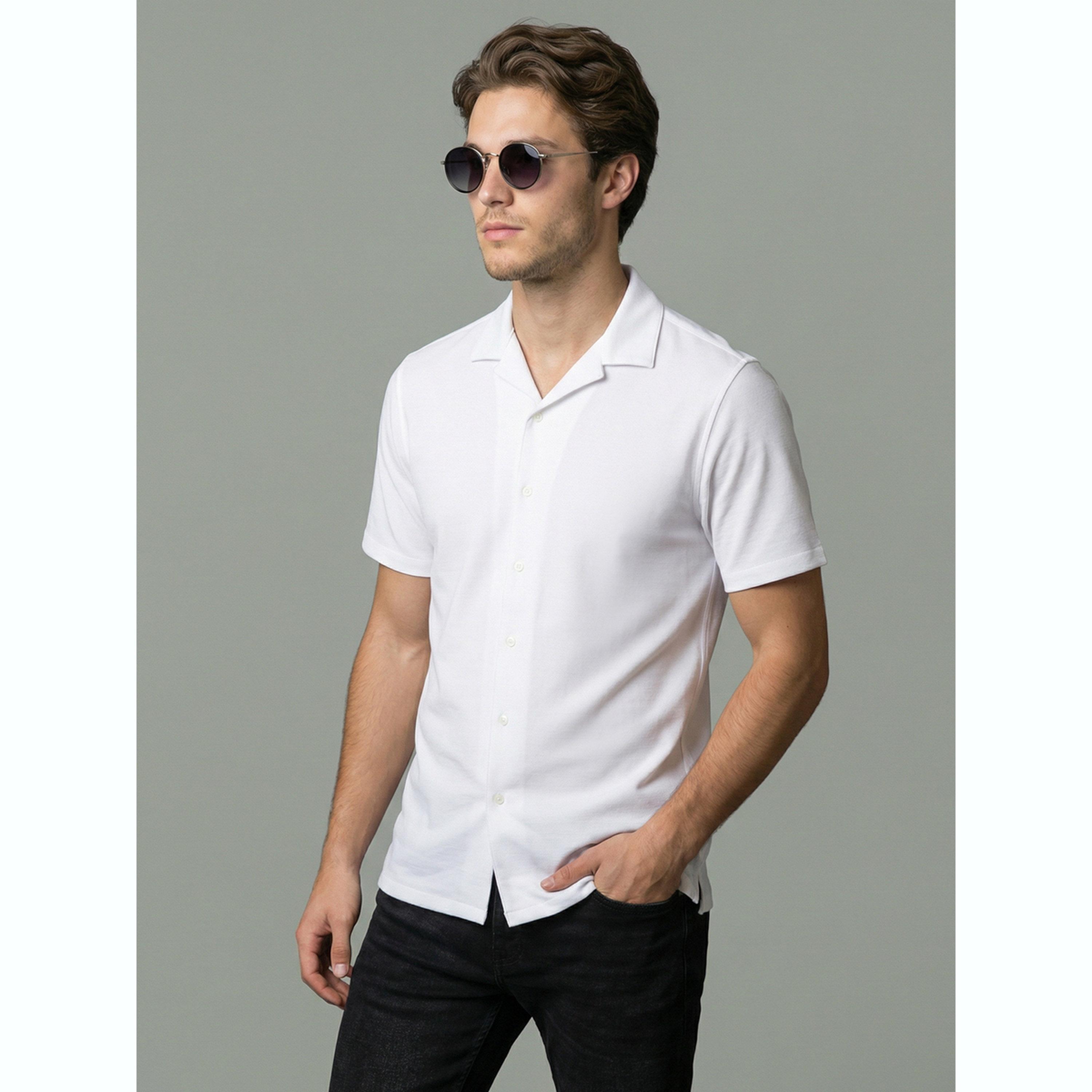 قميص بأكمام قصيرة وياقة كوبية رجالي لون أبيض-men-clothing-shirts-image-3