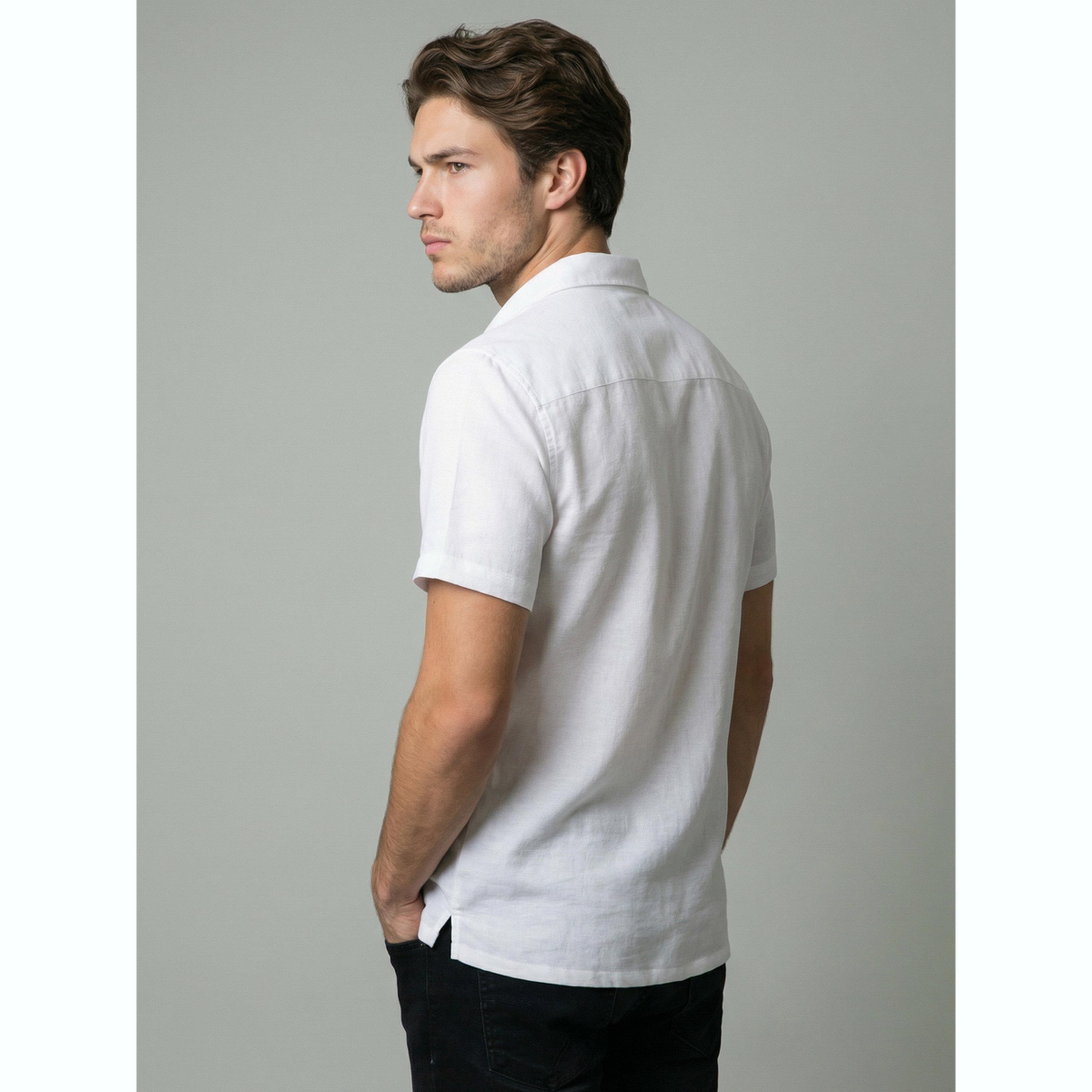 قميص بأكمام قصيرة وياقة كوبية رجالي لون أبيض-men-clothing-shirts-image-5