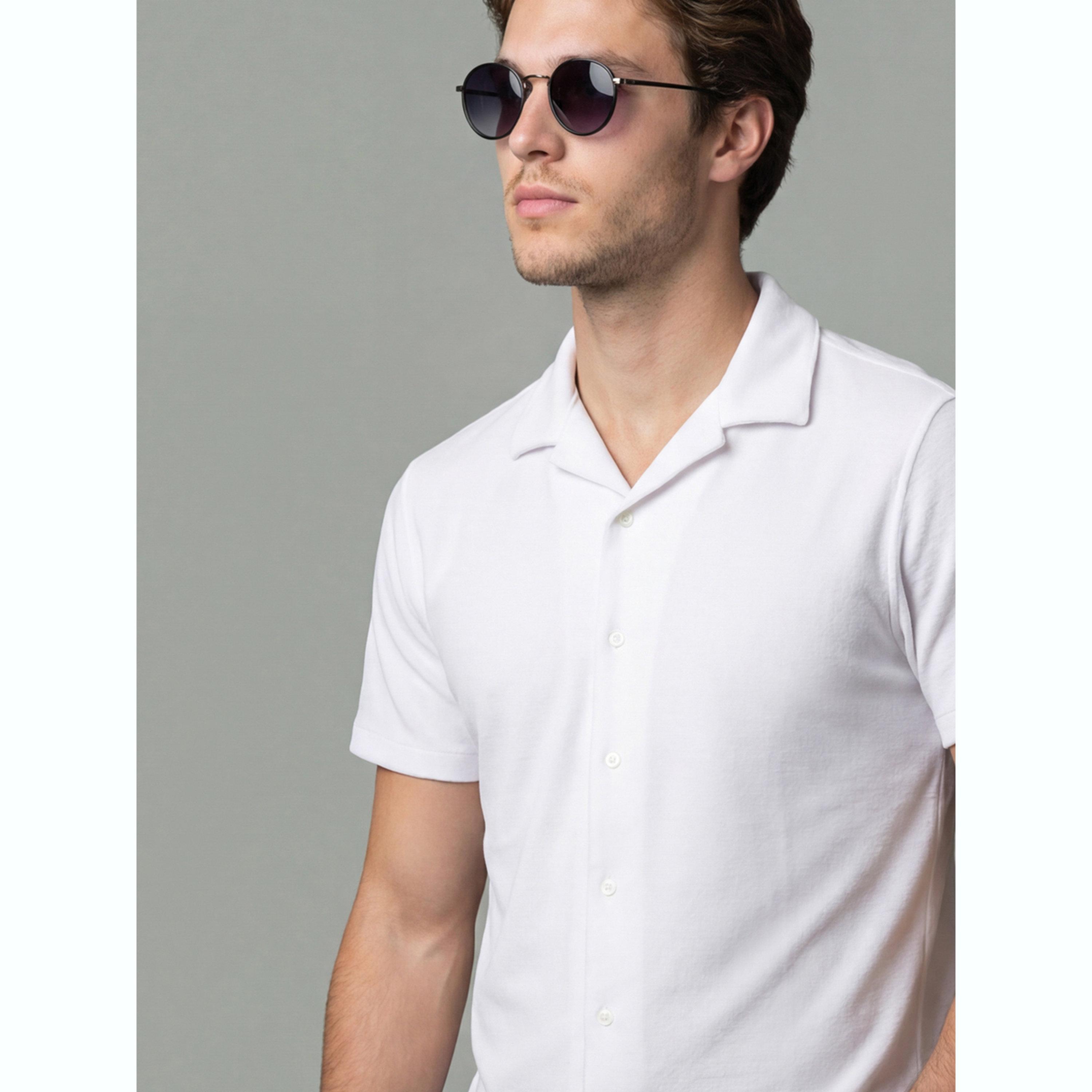 قميص بأكمام قصيرة وياقة كوبية رجالي لون أبيض-men-clothing-shirts-image-6