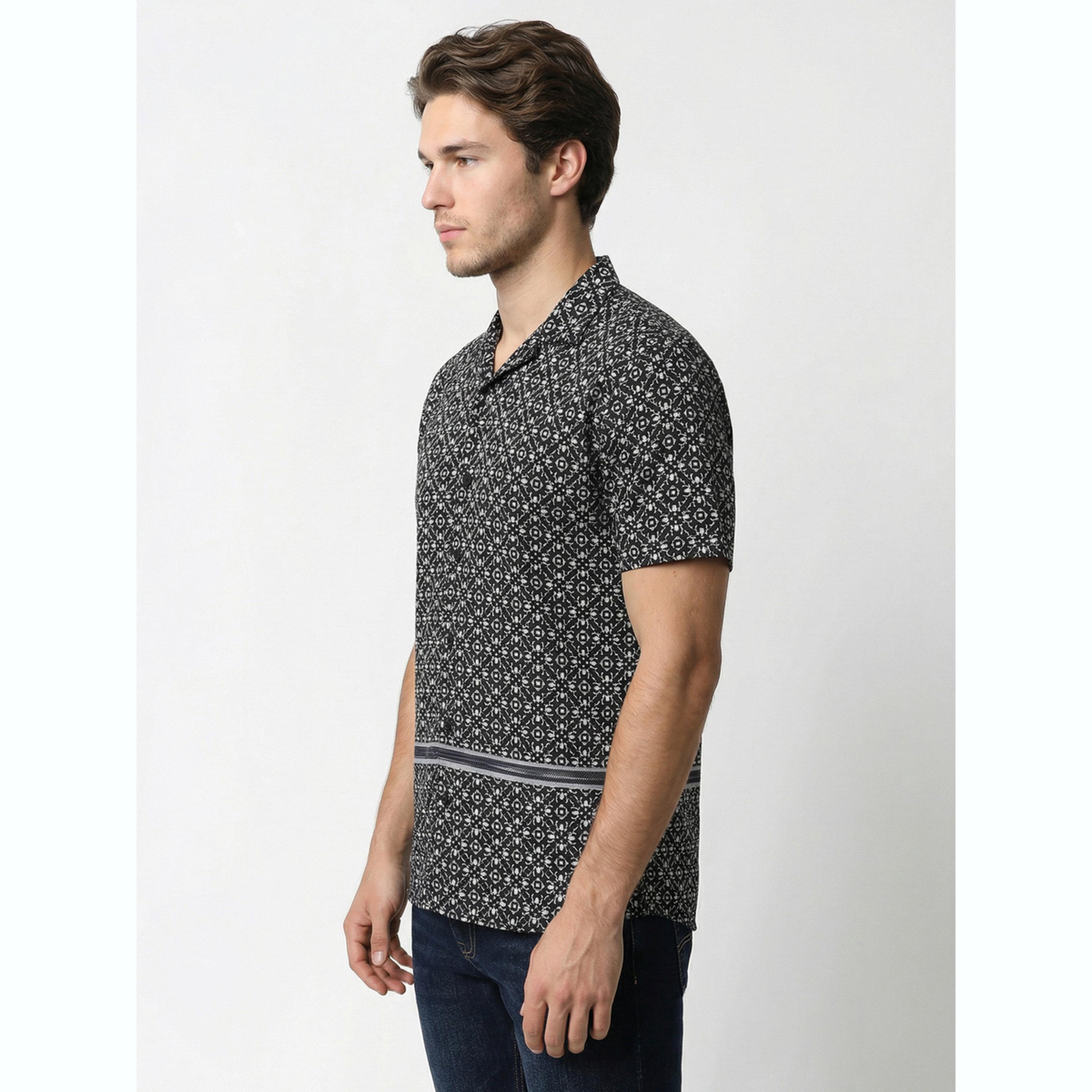 قميص أسود مطبوع بياقة كوبية-men-clothing-shirts-image-3