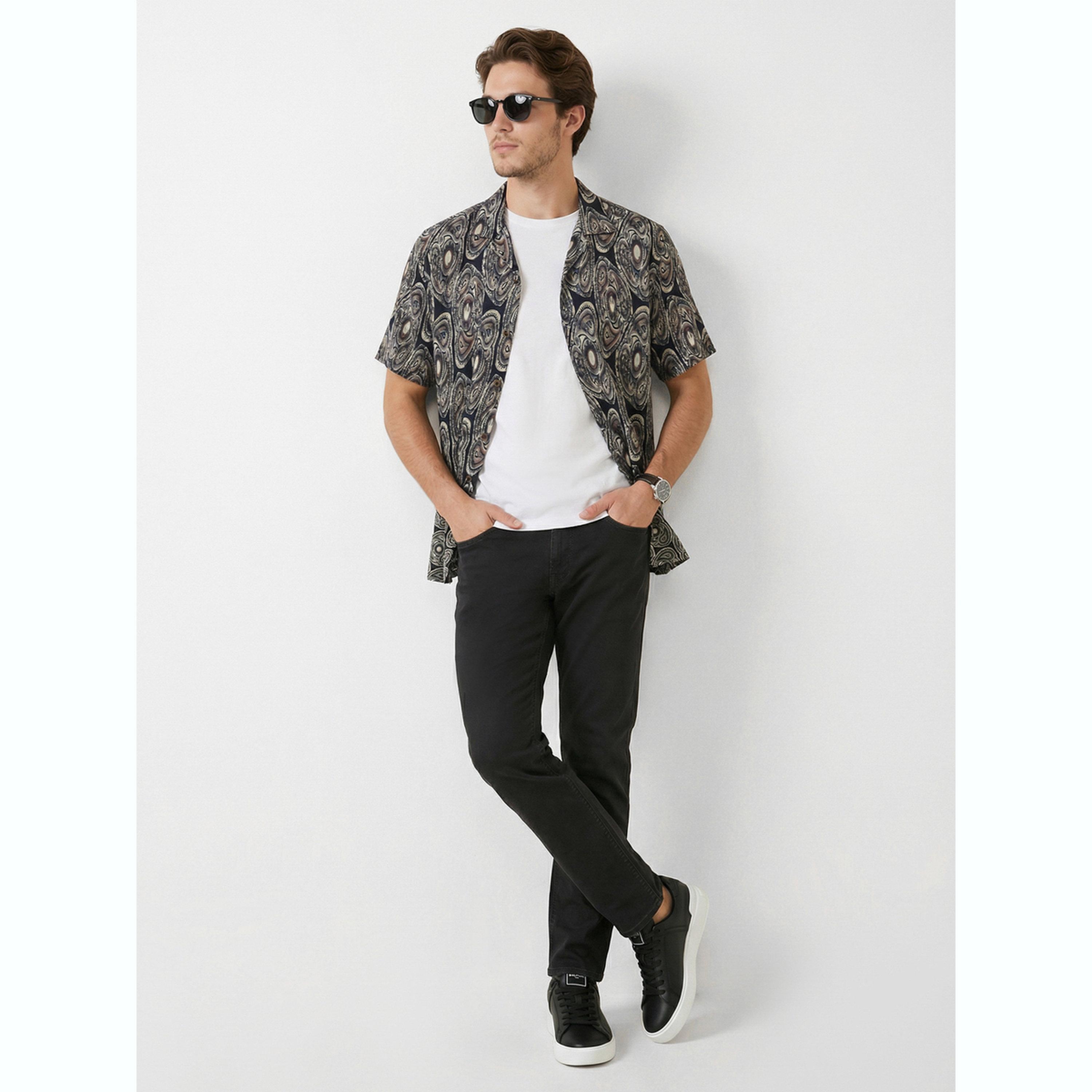 قميص بطبعة بيزلي بياقة كوبية-men-clothing-shirts-image-2