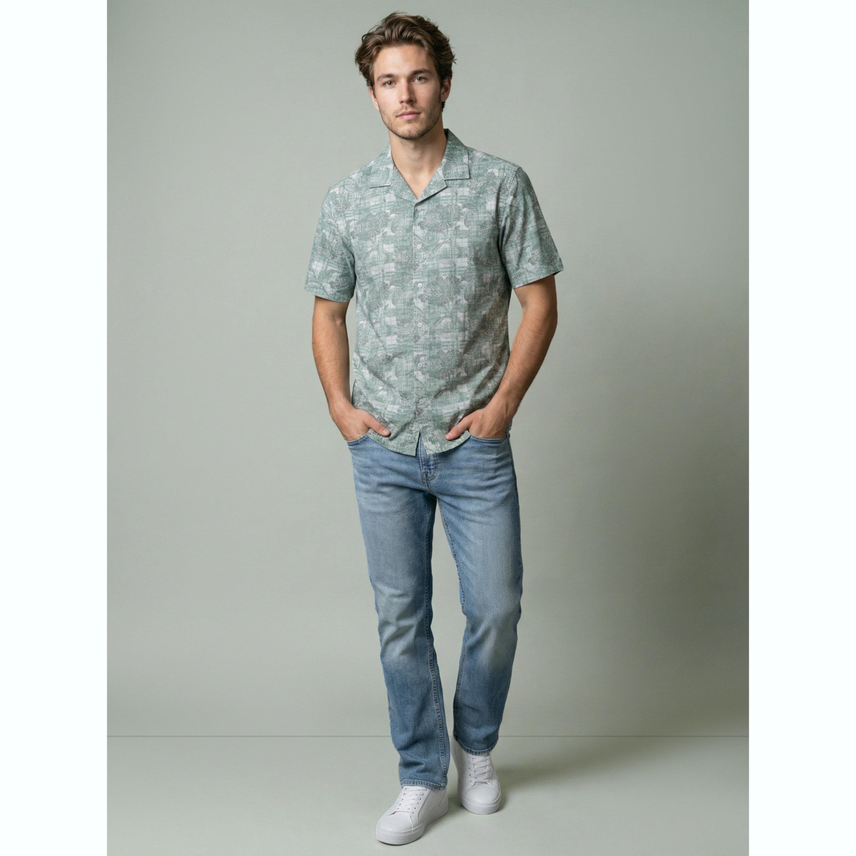 قميص أخضر بنقشة الزهور بياقة كوبية-men-clothing-shirts-image-2