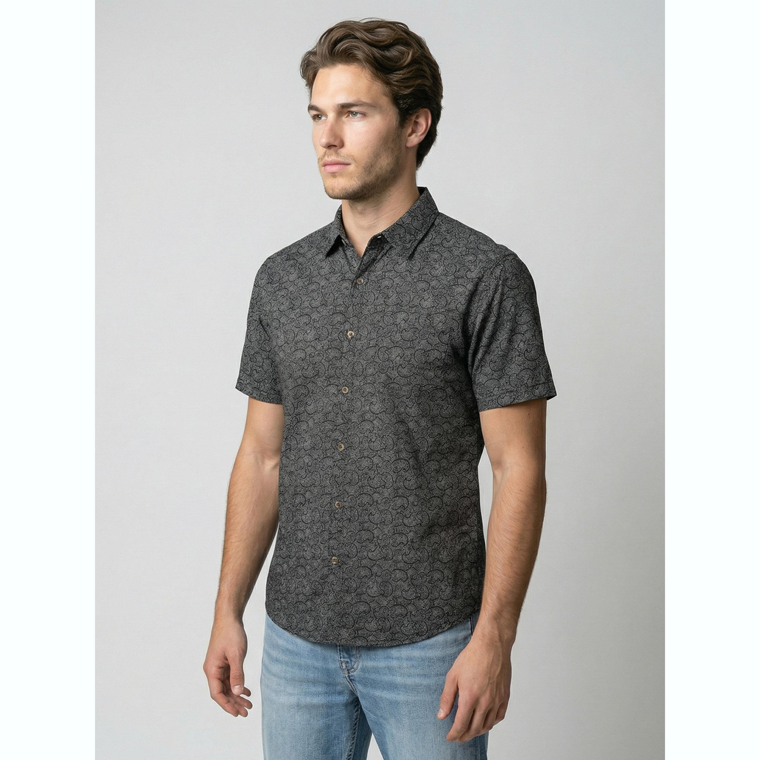 قميص أسود بطبعة بيزلي وأكمام قصيرة-men-clothing-shirts-image-4