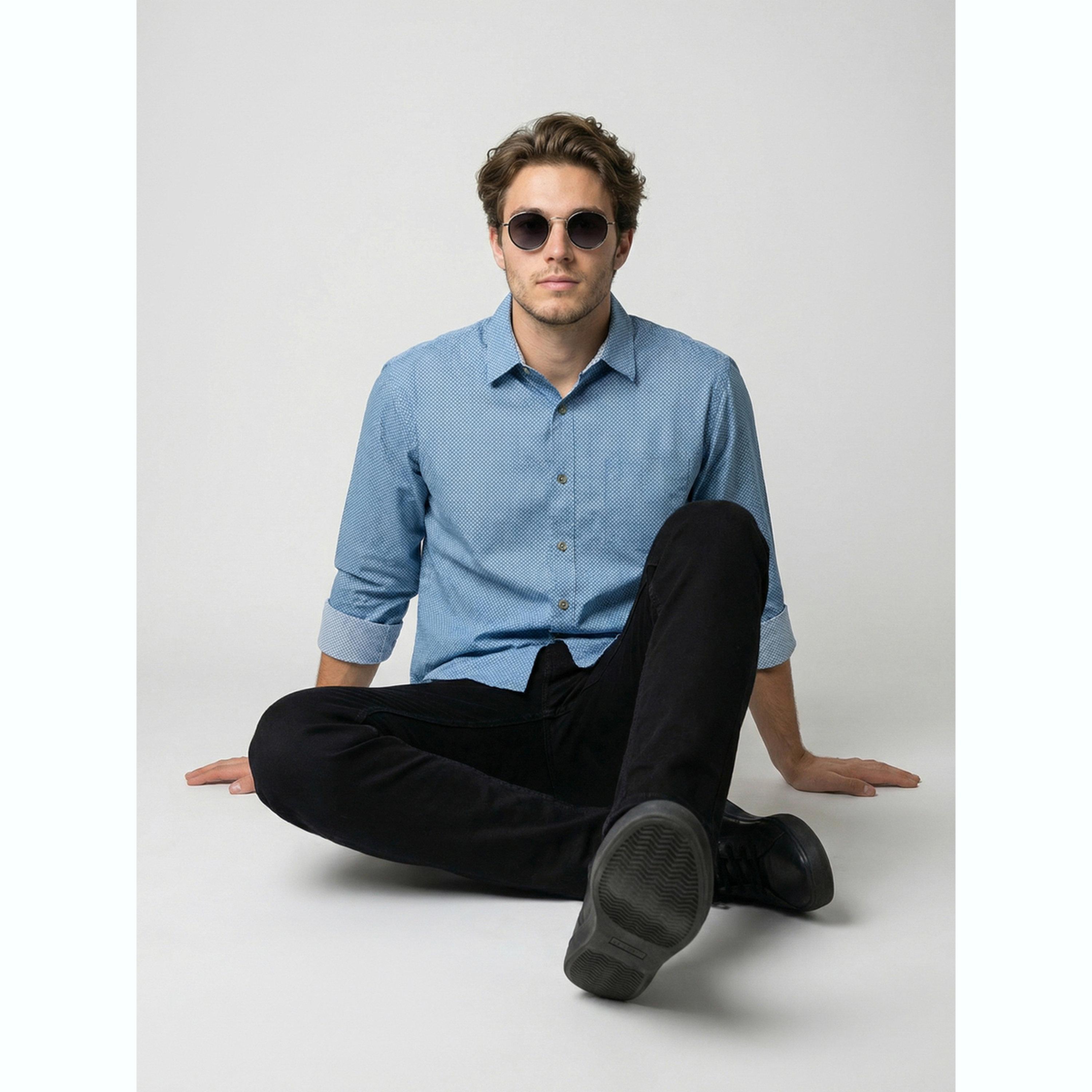 قميص أزرق فاتح بياقة مفرودة-men-clothing-shirts-image-2