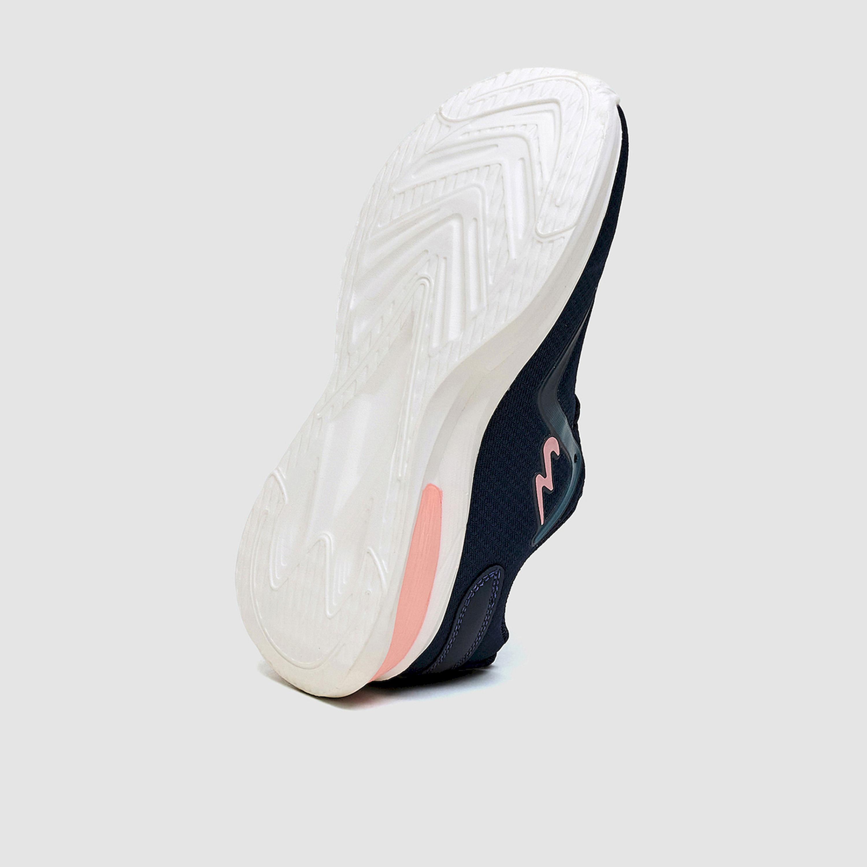 حذاء سنيكرز برباط غلق وكاحل منخفض-women-shoes-sneakers-image-5