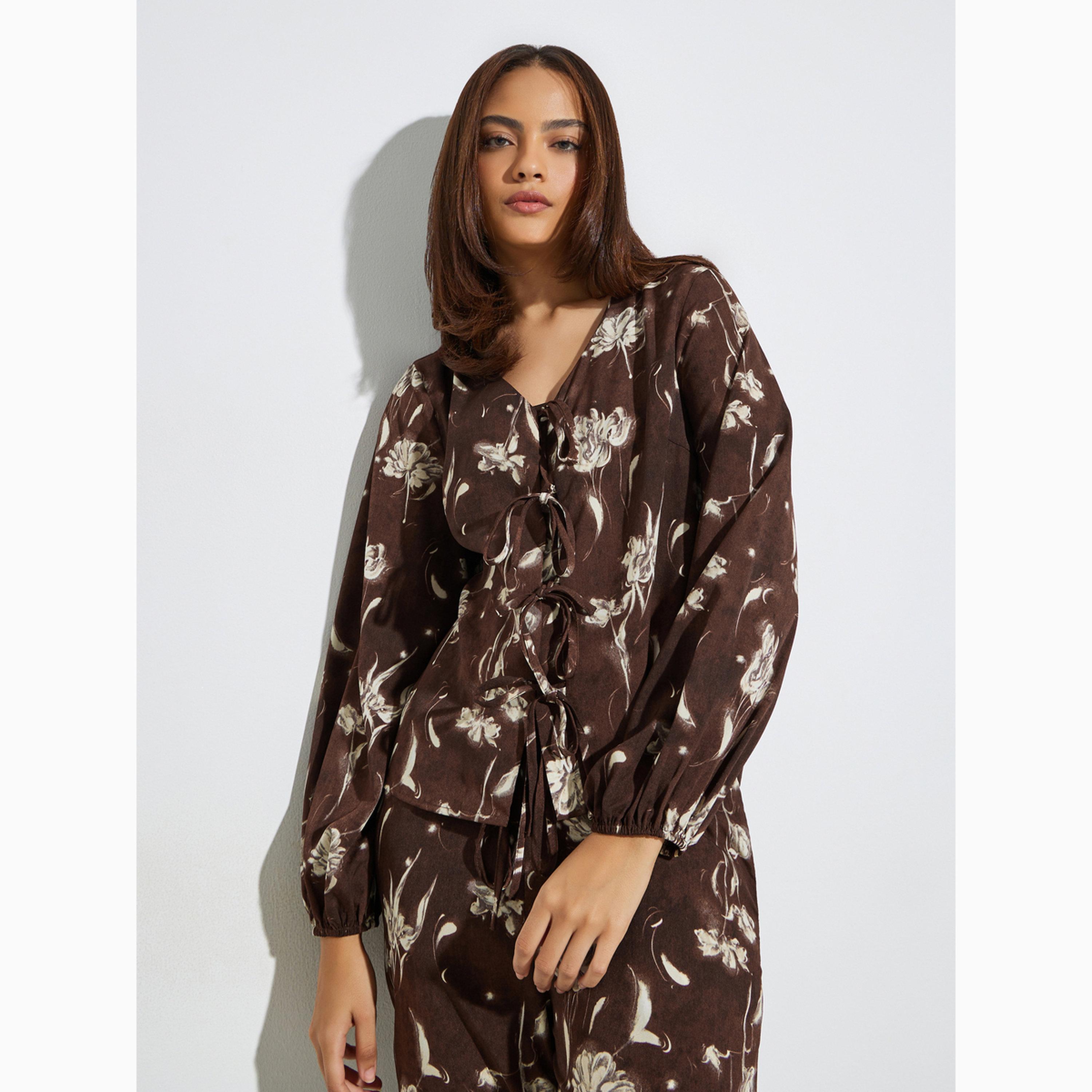 مجموعة من بنطال بأرجل واسعة وبلوزة بطبعة أزهار-women-clothing-coordsets-image-2
