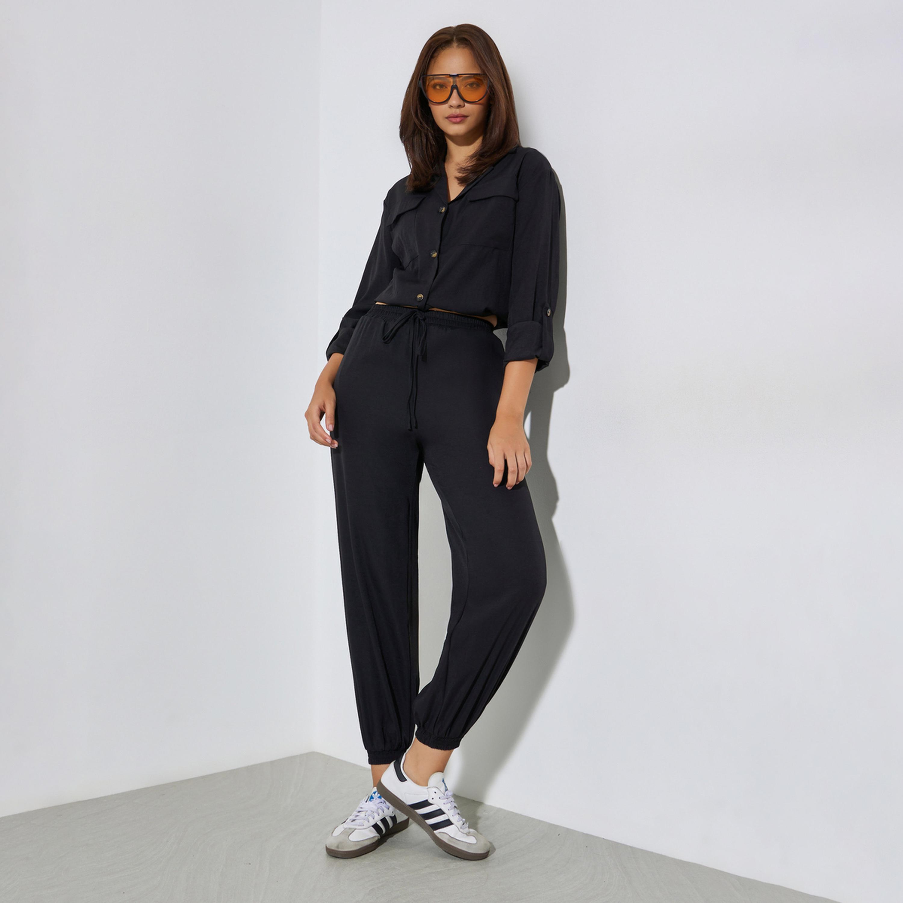 طقم منسق من جوغر وقميص بأكمام طويلة-women-clothing-coordsets-image-1