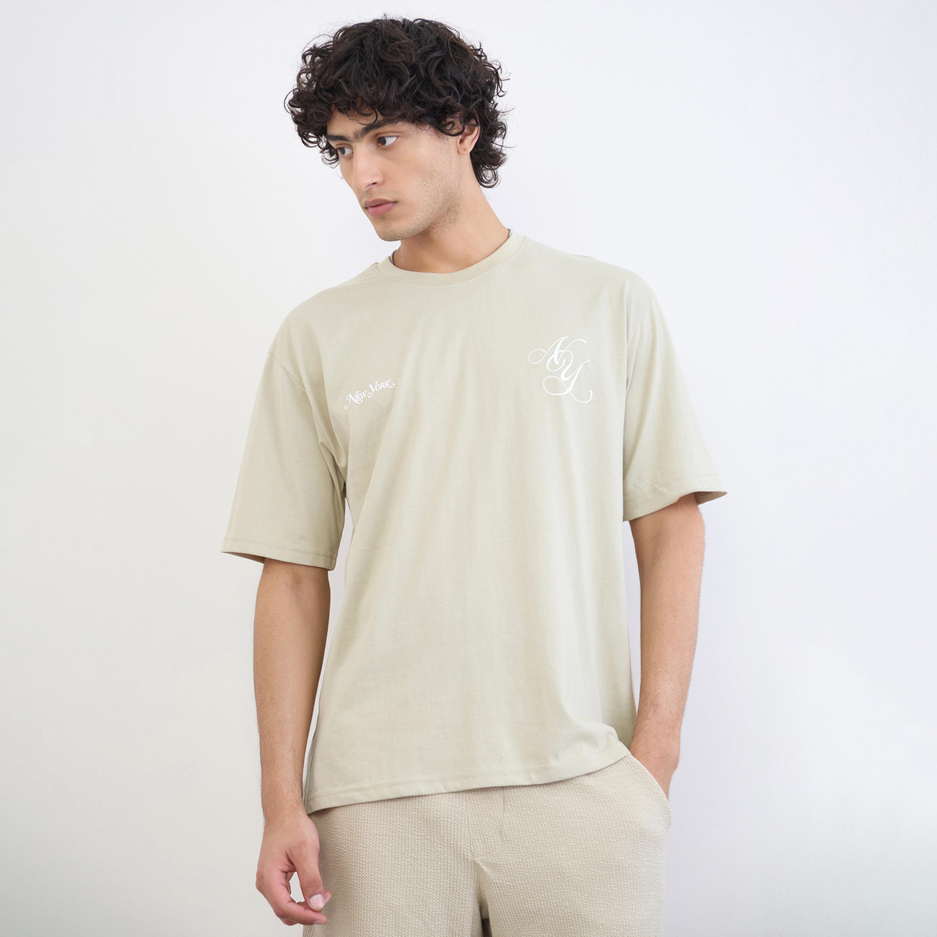 تيشيرت بقصة مريحة وطبعة جرافيك-men-clothing-tshirtsandpolos-tshirts-image-1