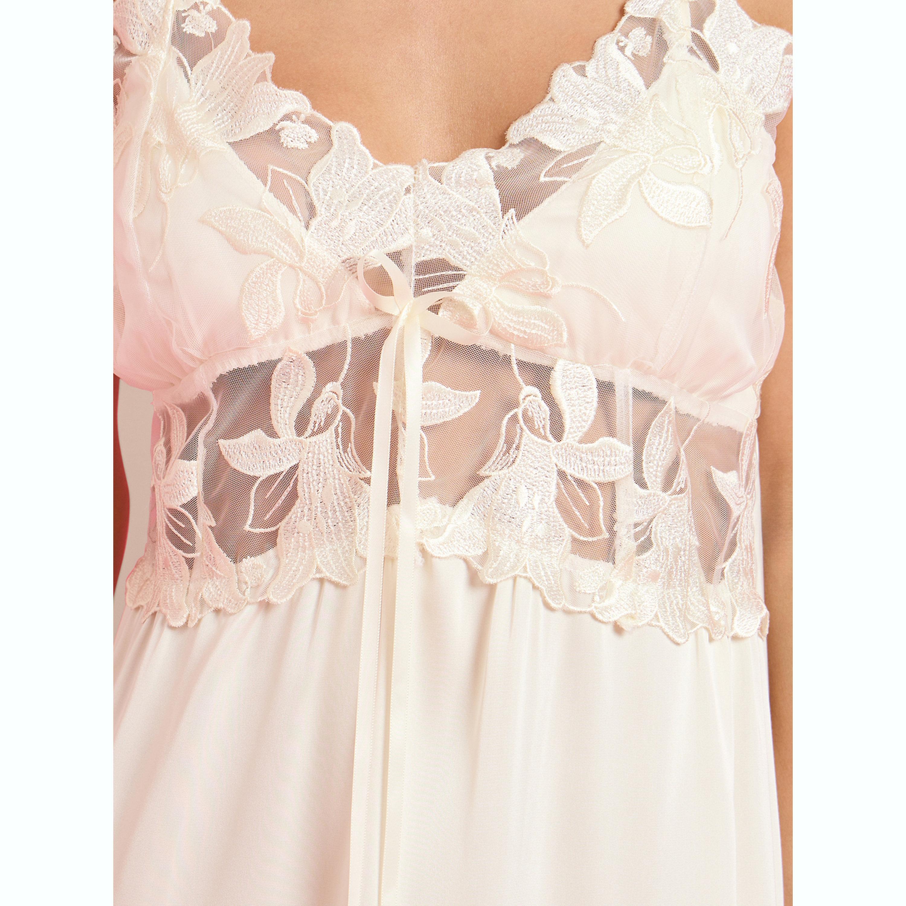 مجموعة من ثوب وروب ستان بتفاصيل دانتيل غيبور بطبعة أزهار - قطعتين-women-clothing-nightwear-nighties-image-6