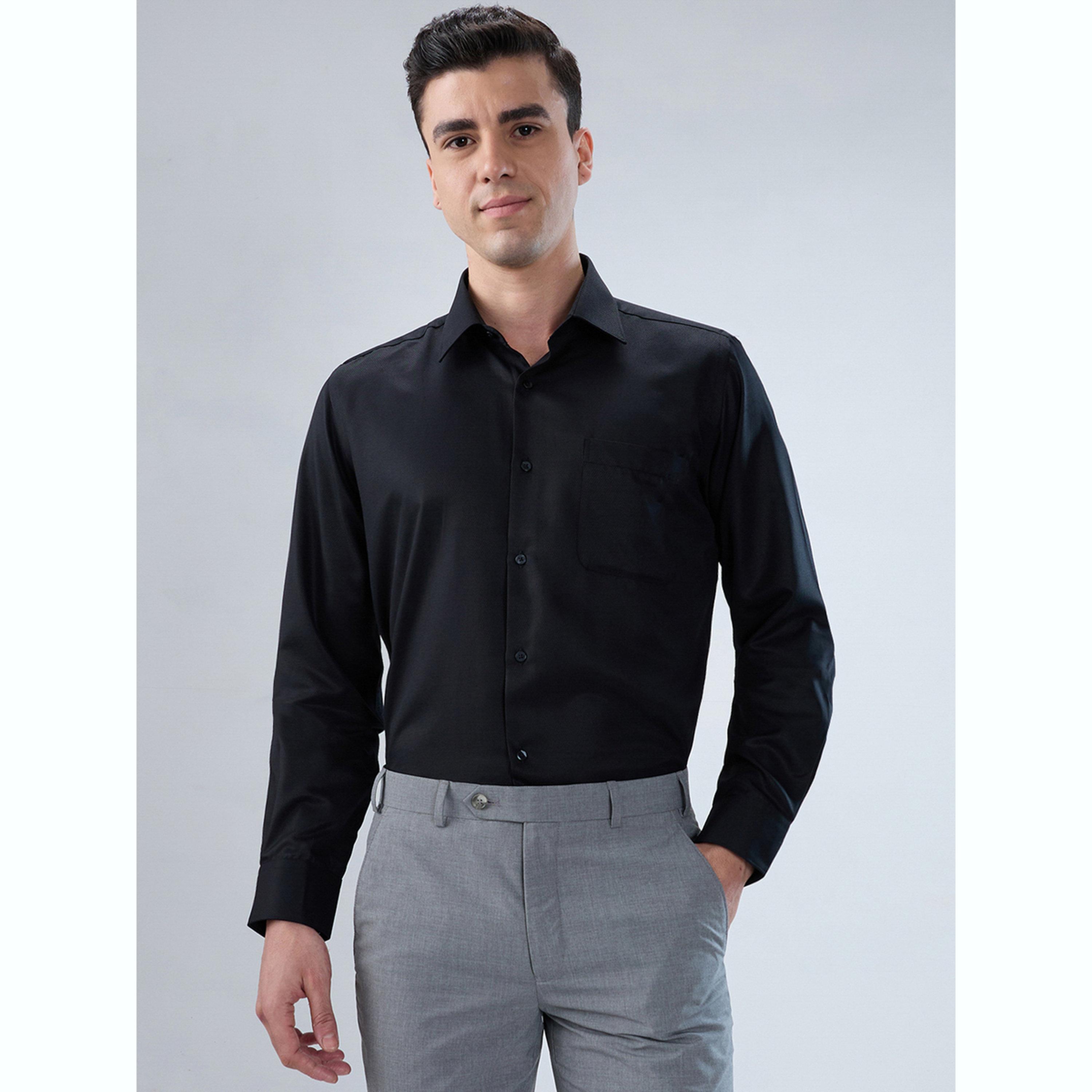 قميص بقصة سليم فت عصرية وتفاصيل جيب سادة-men-clothing-shirts-image-1