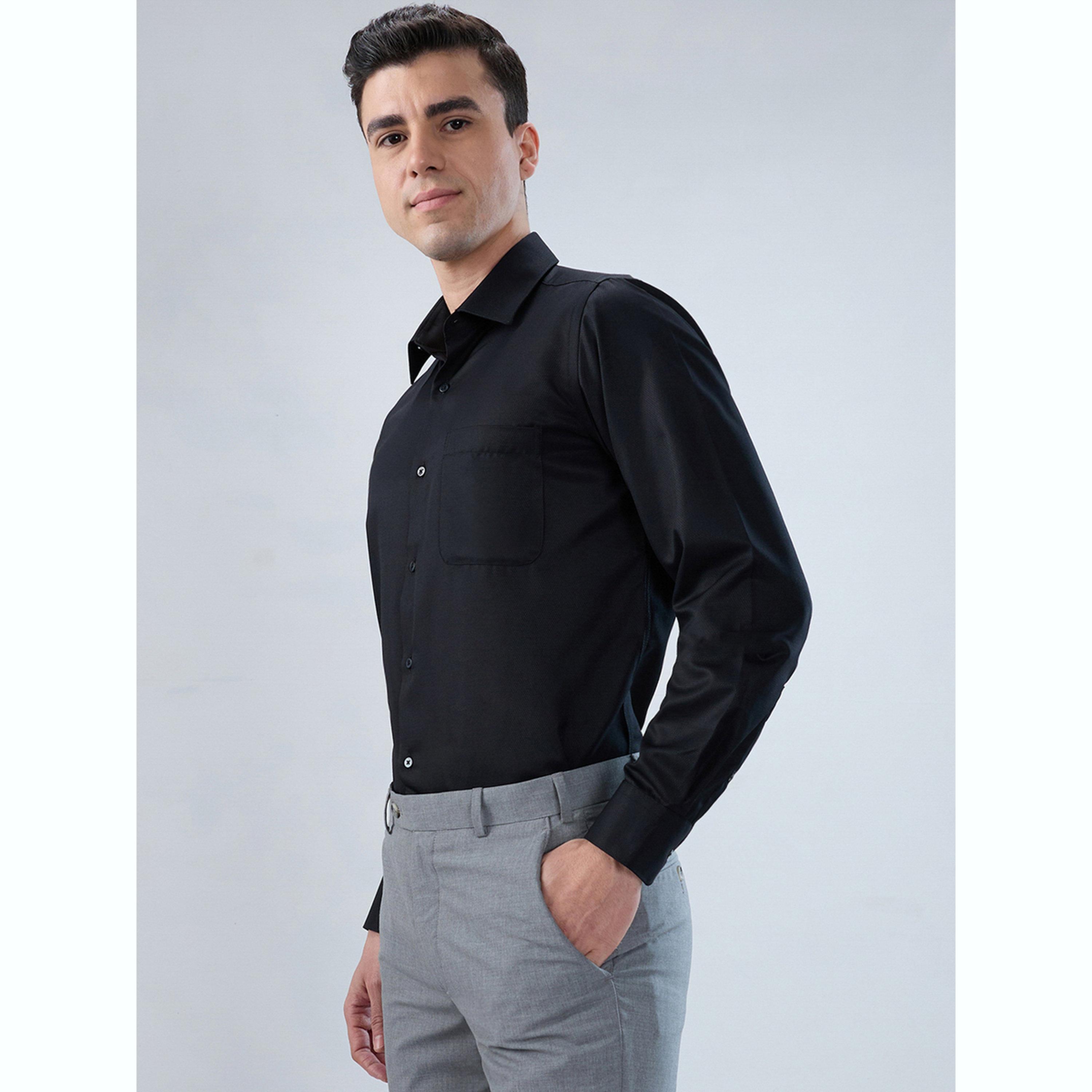 قميص بقصة سليم فت عصرية وتفاصيل جيب سادة-men-clothing-shirts-image-3