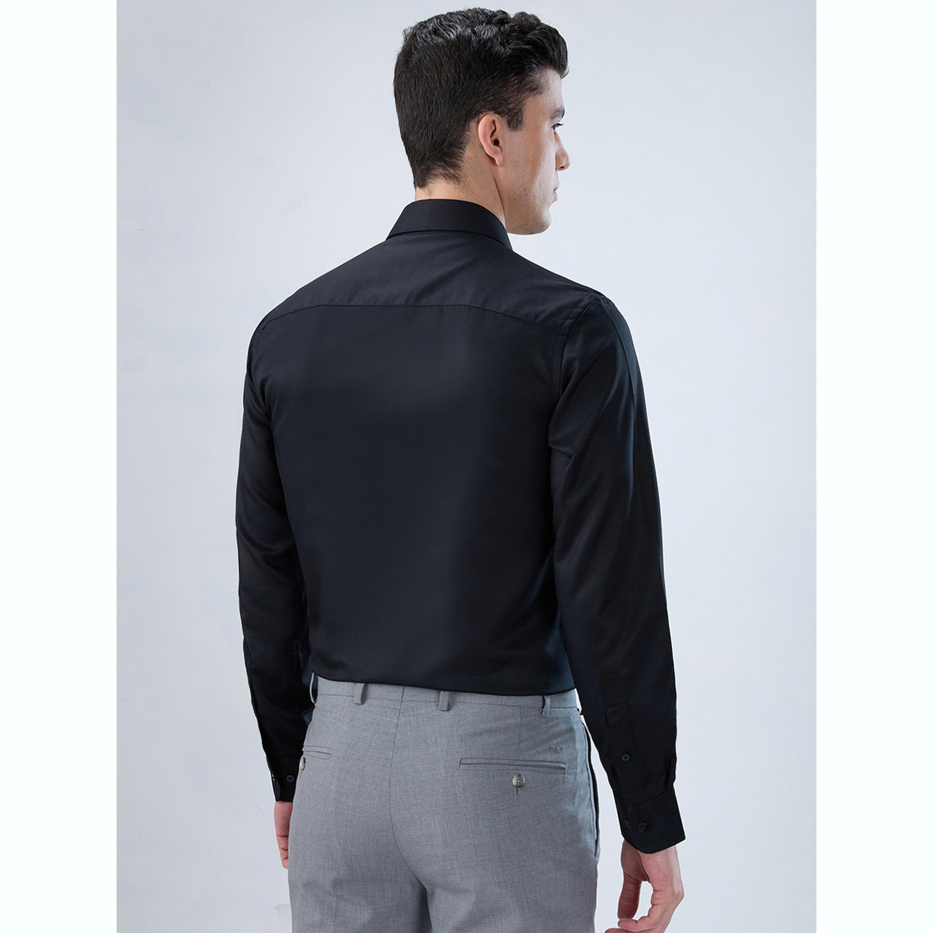قميص بقصة سليم فت عصرية وتفاصيل جيب سادة-men-clothing-shirts-image-4