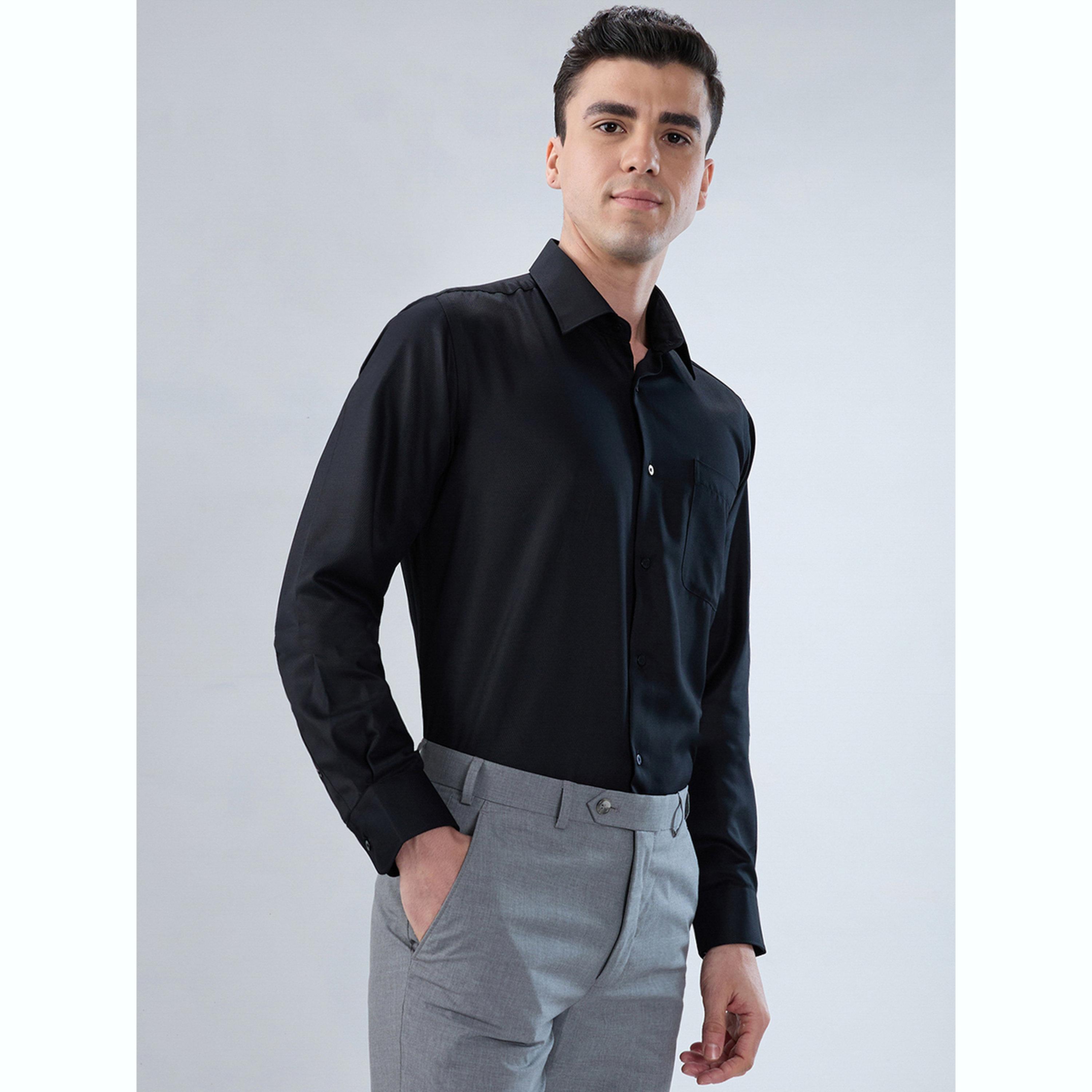 قميص بقصة سليم فت عصرية وتفاصيل جيب سادة-men-clothing-shirts-image-5
