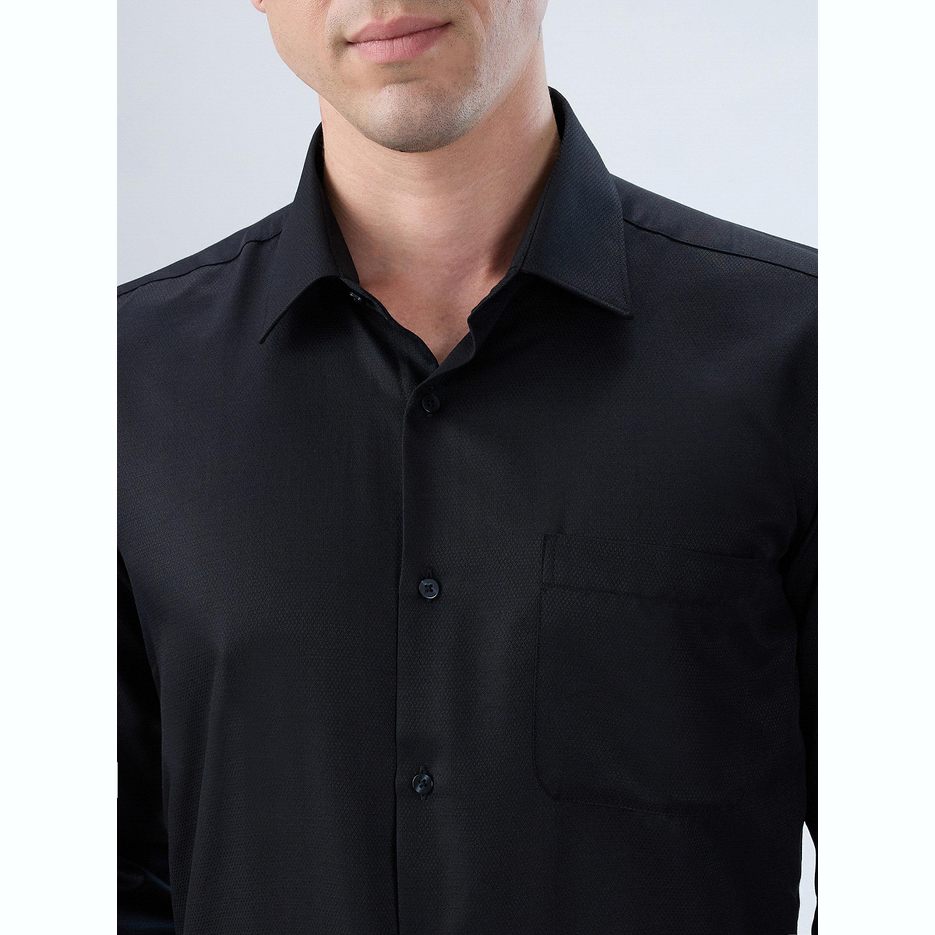 قميص بقصة سليم فت عصرية وتفاصيل جيب سادة-men-clothing-shirts-image-6