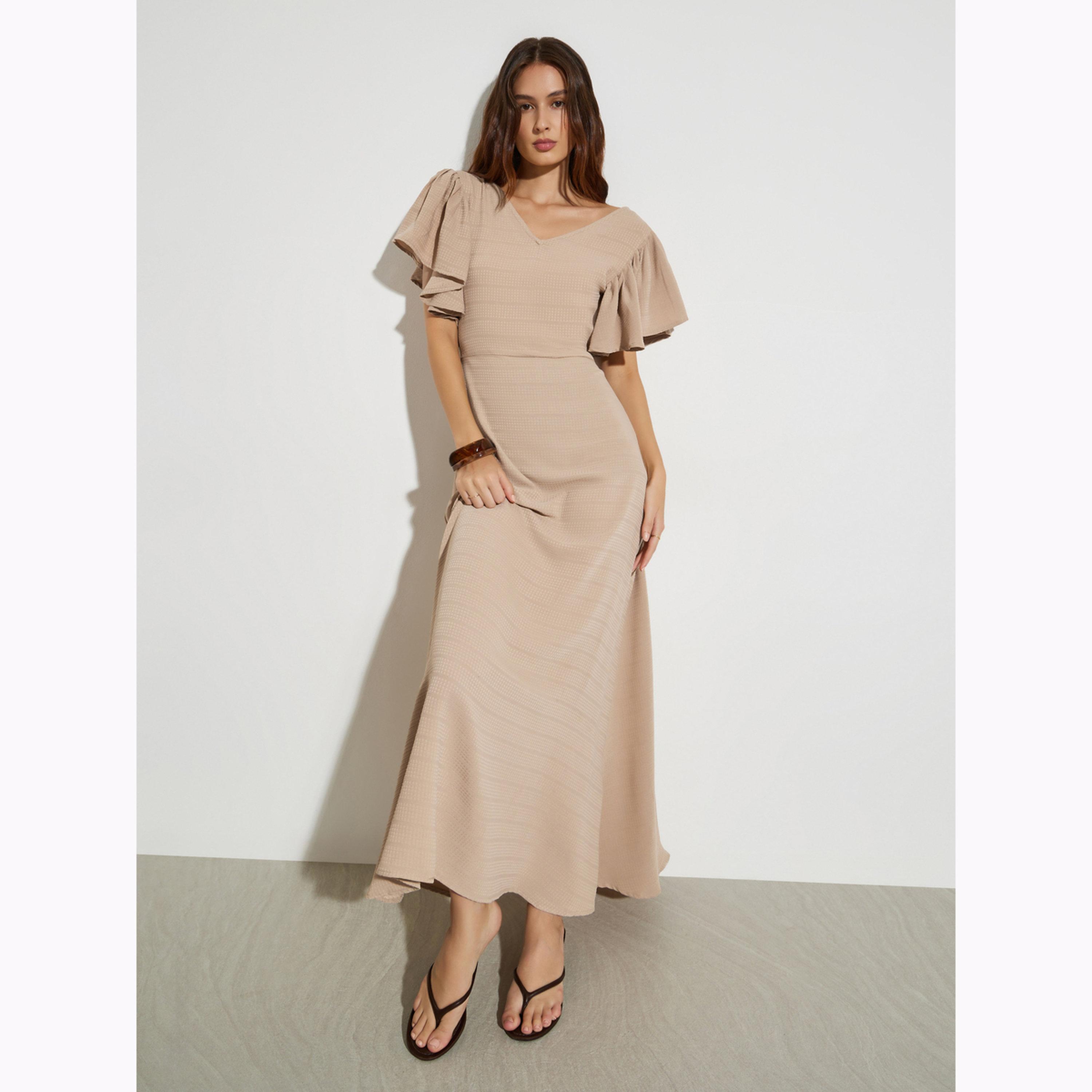فستان طويل بتفاصيل بارزة الملمس وأكمام مكشكشة-women-clothing-dresses-image-3