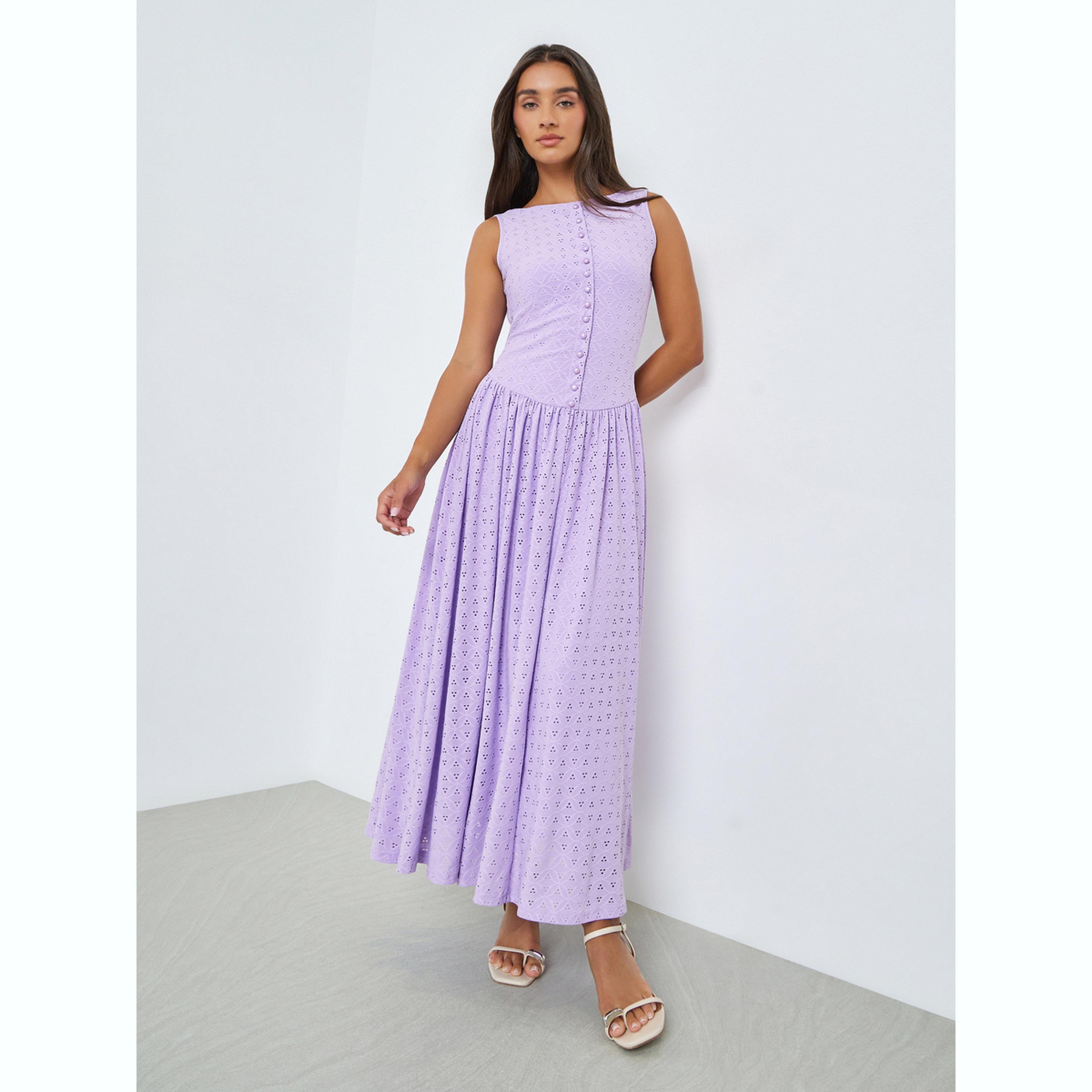 فستان طويل بحافة واسعة وتفاصيل شيفلي-women-clothing-dresses-image-1
