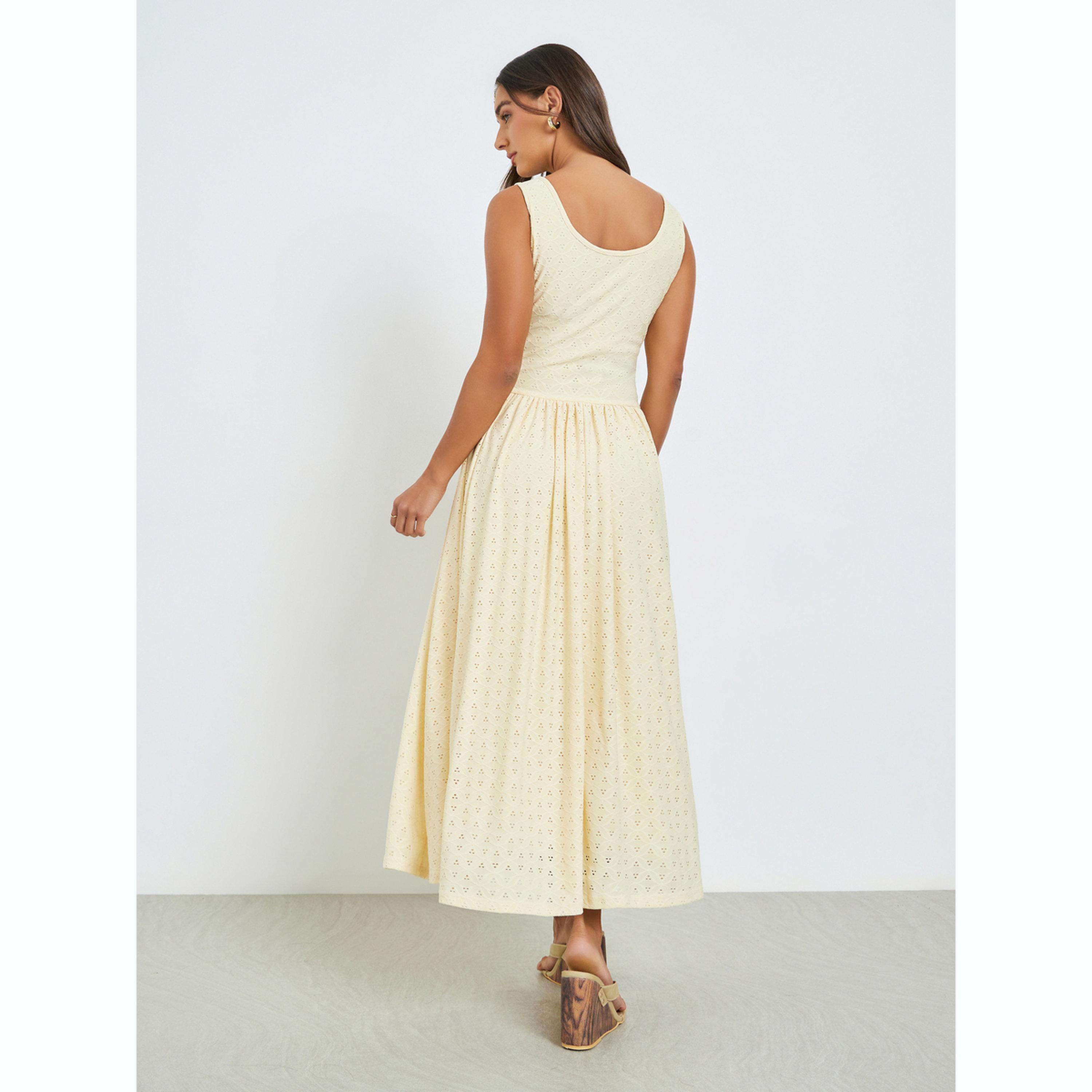 فستان طويل بحافة واسعة وتفاصيل شيفلي-women-clothing-dresses-image-4