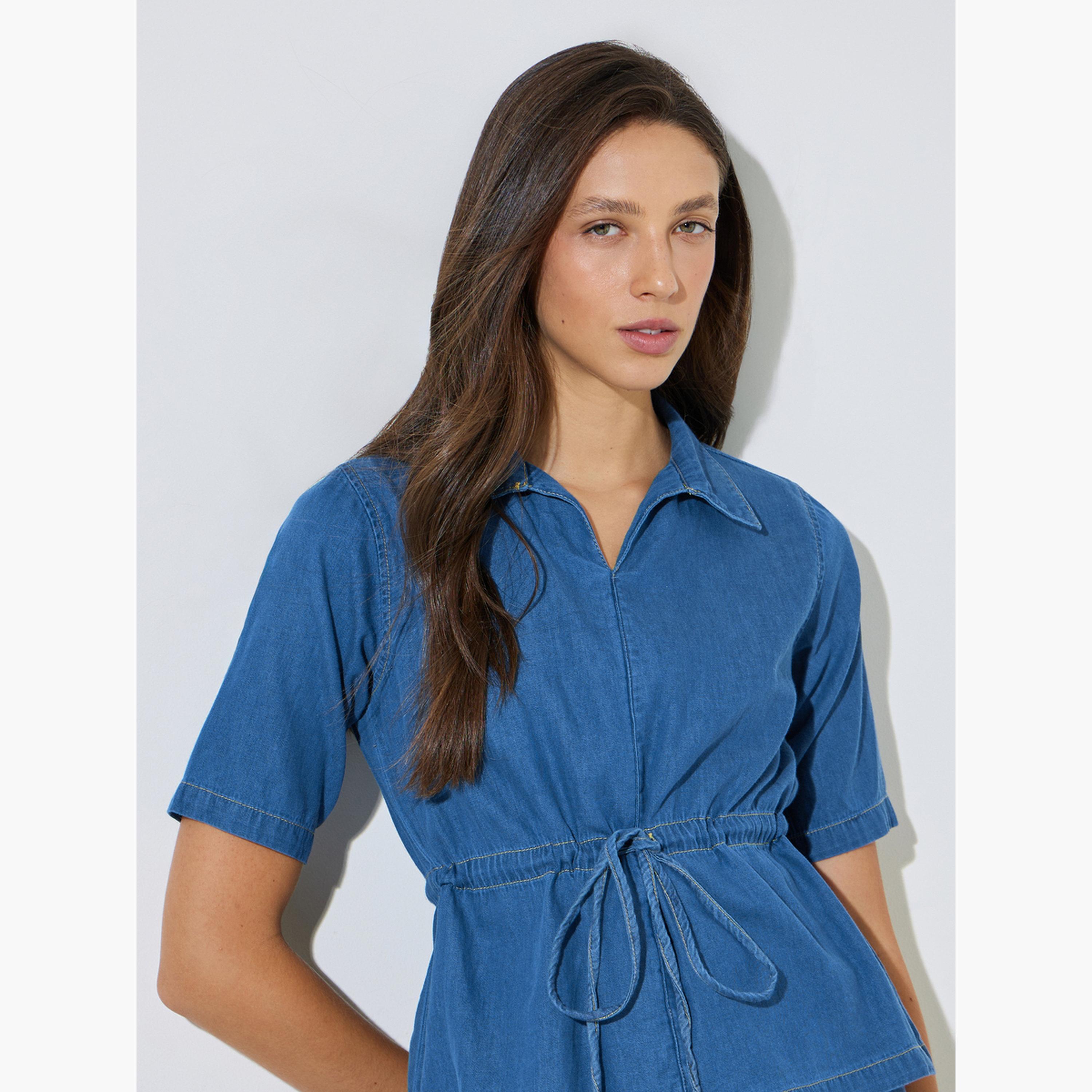 ستايلي - بلوزة جينز زرقاء متوسطة اللون بتصميم بيبلوم مع رباط-women-clothing-shirtsandblouses-blouses-image-4