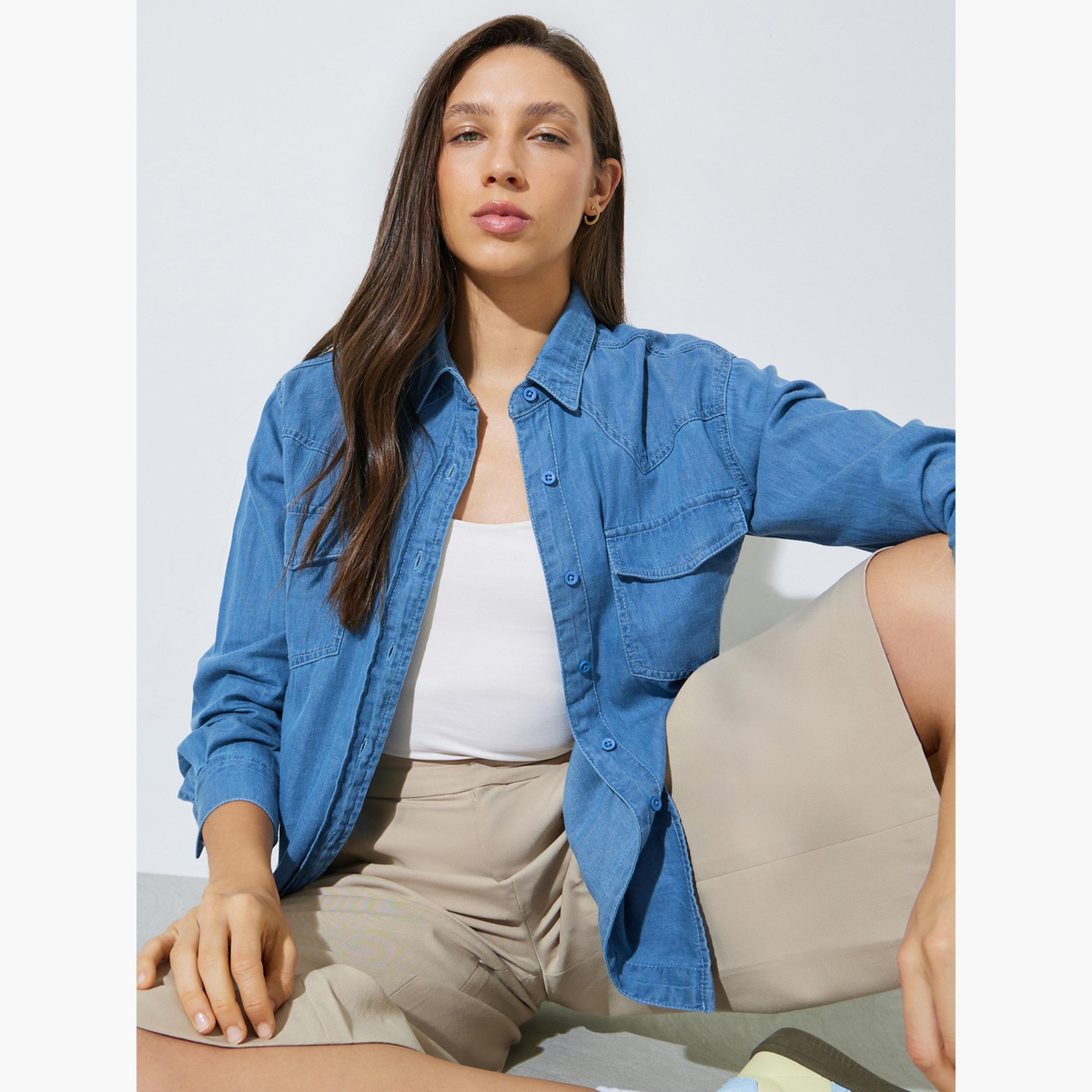 بلوزة دنيم قطن بقصة مريحة وجيوب-women-clothing-shirtsandblouses-shirts-image-3