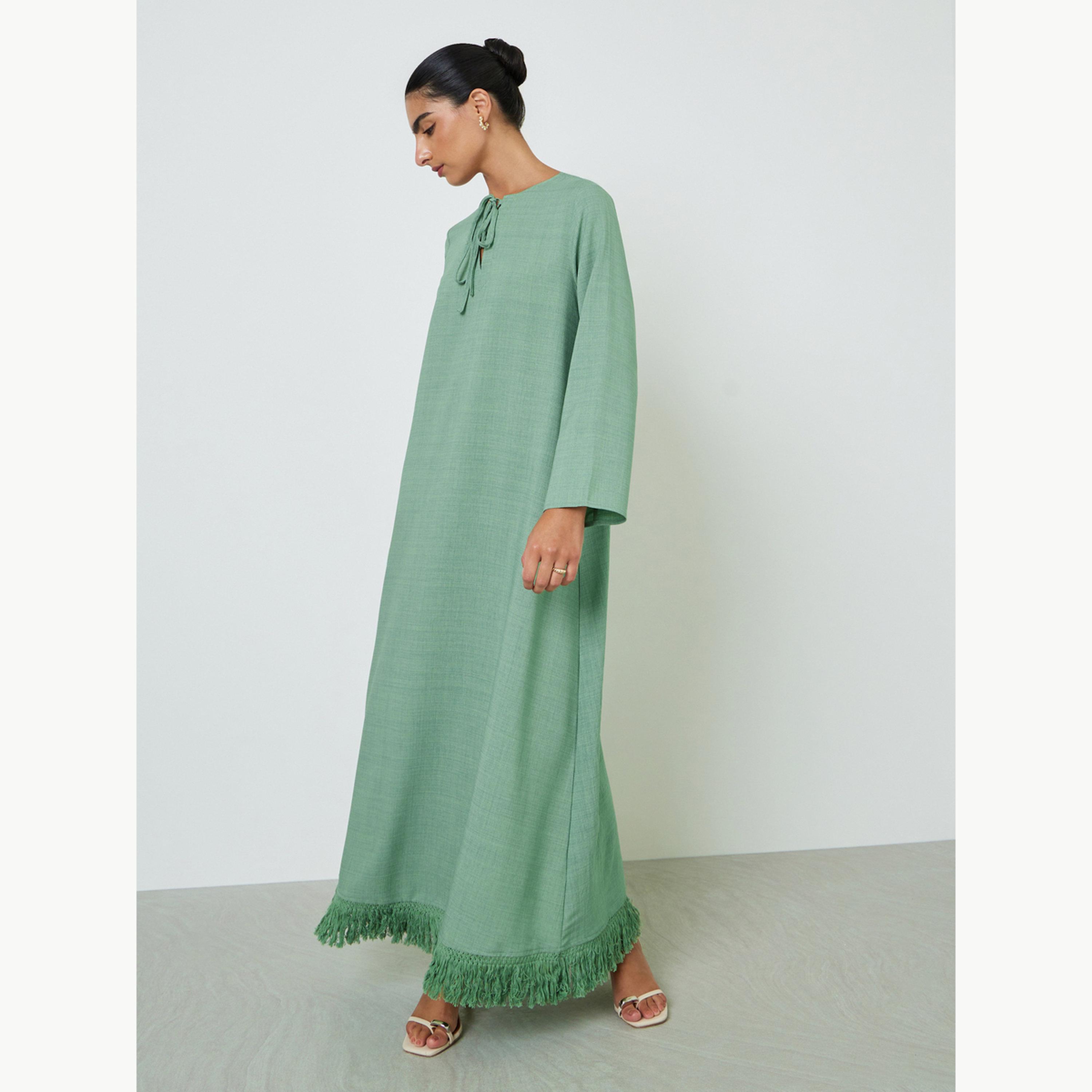 جلابية بحافة واسعة ومزينة بشرابات باللون الأخضر-women-arabicclothing-jalabiyas-image-3
