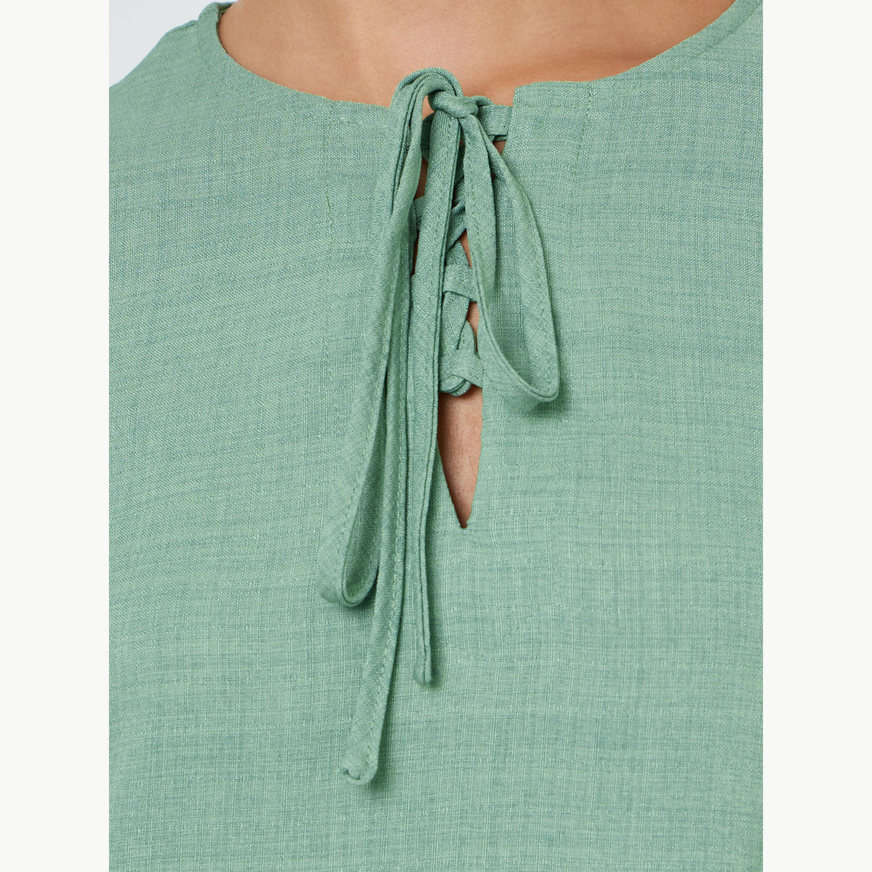 جلابية بحافة واسعة ومزينة بشرابات باللون الأخضر-women-arabicclothing-jalabiyas-image-6