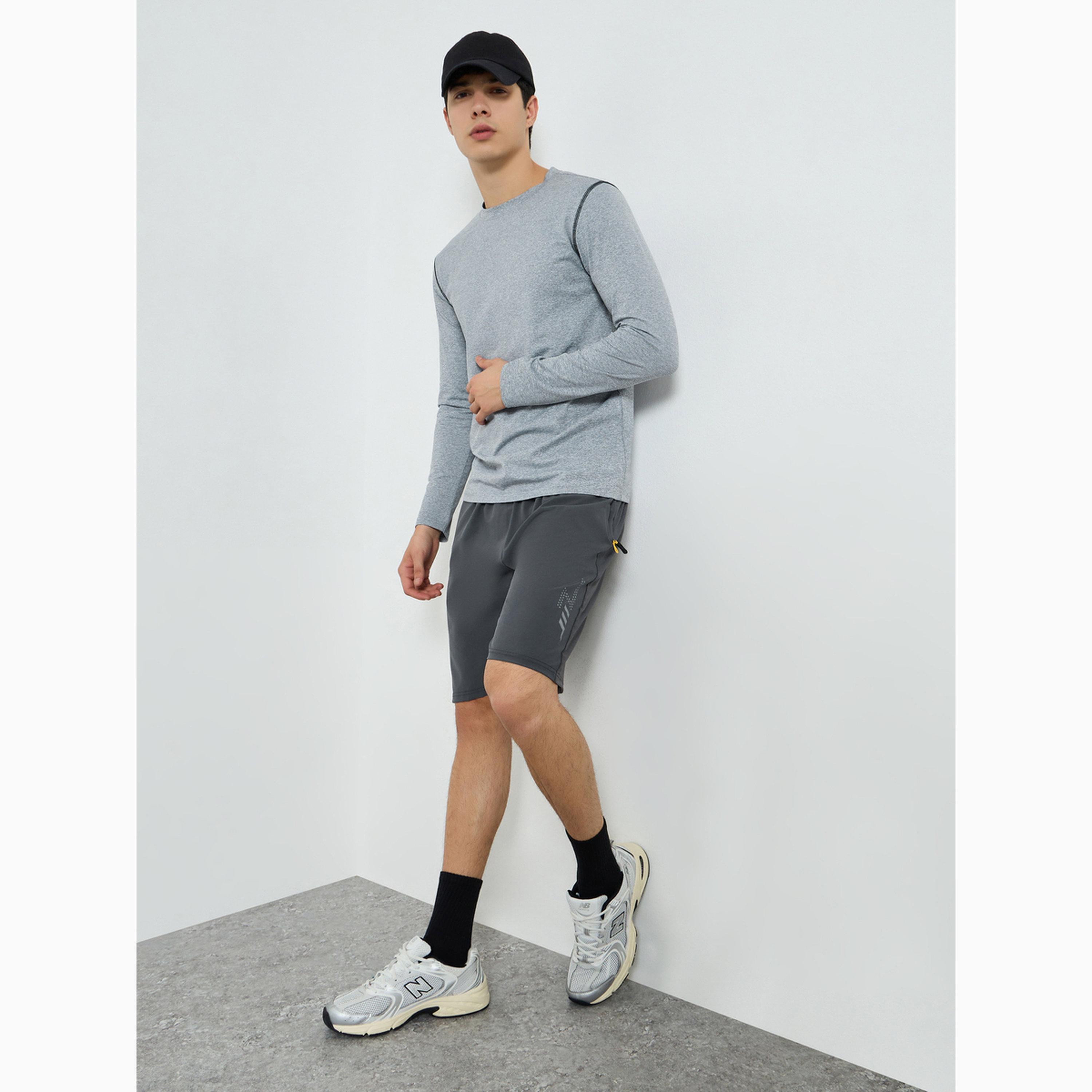 شورت تدريب رياضي بجيوب بسحاب للرجال-men-clothing-bottoms-shorts-image-2