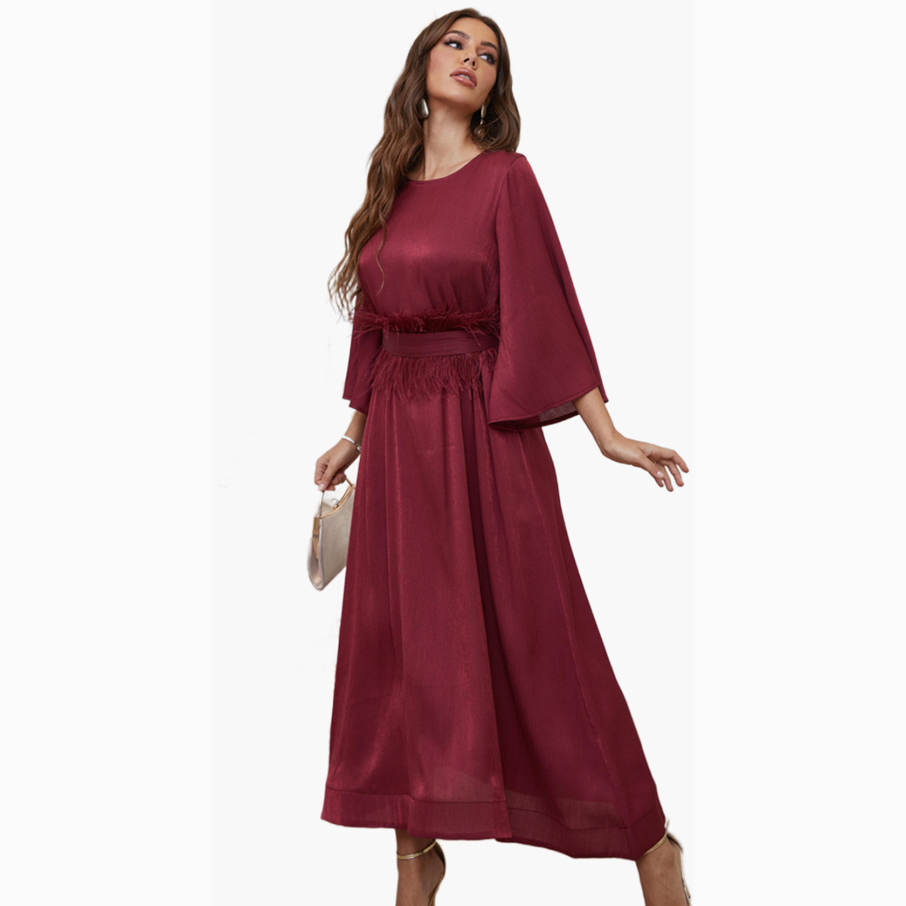 فستان طويل بحافة واسعة وأكمام جرس وتفاصيل ريش صناعي لون برغندي-women-clothing-dresses-image-3