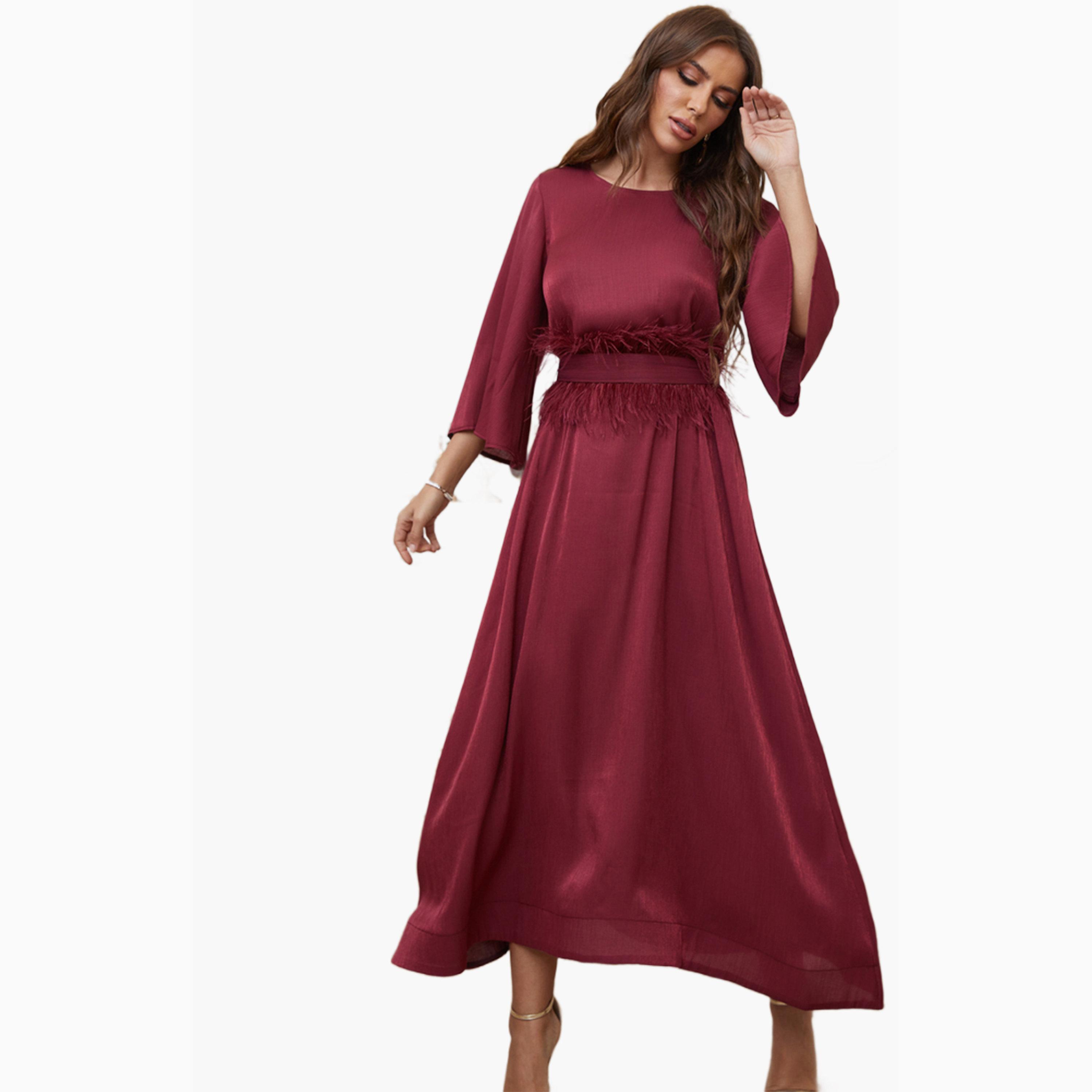 فستان طويل بحافة واسعة وأكمام جرس وتفاصيل ريش صناعي لون برغندي-women-clothing-dresses-image-4