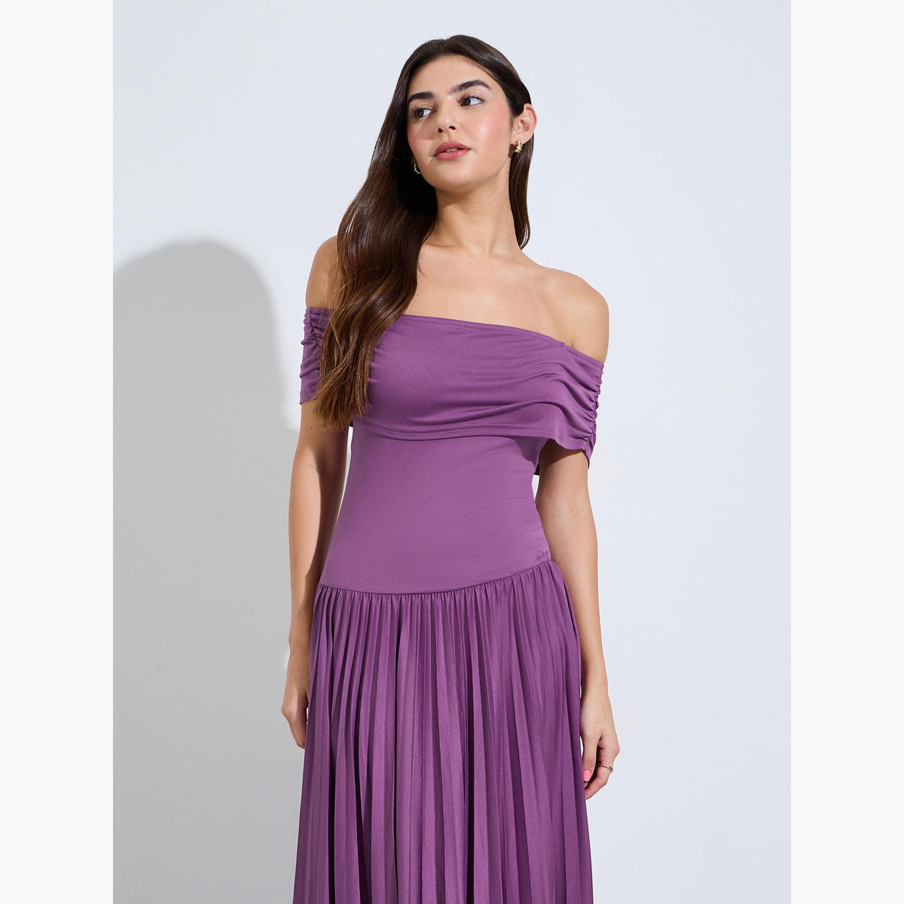 فستان طويل بحافة واسعة بكسرات وأكتاف مكشوفة-women-clothing-dresses-image-2