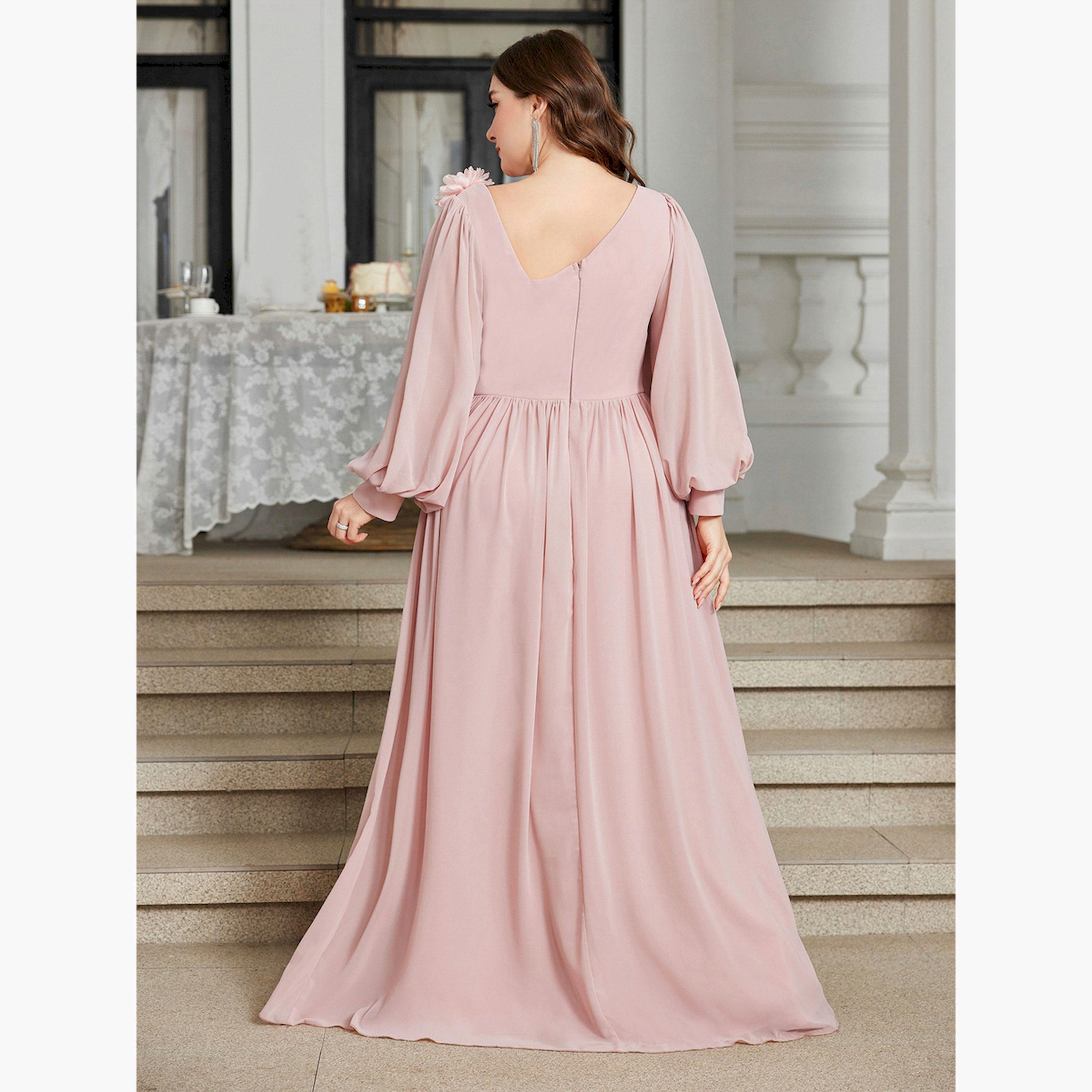 فستان طويل مزين بتفاصيل أزهار بمقاس كبير-women-clothing-dresses-image-2