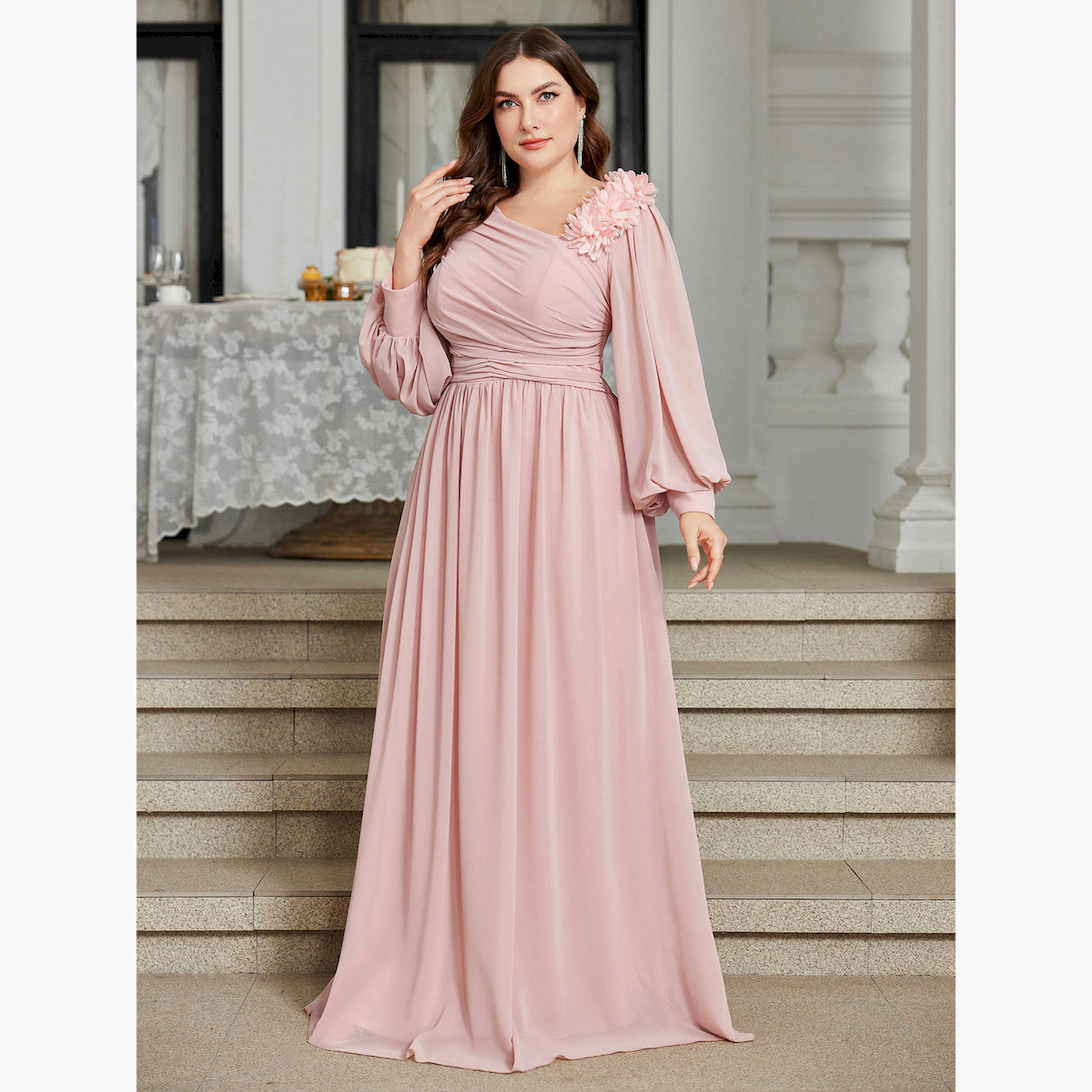فستان طويل مزين بتفاصيل أزهار بمقاس كبير-women-clothing-dresses-image-3