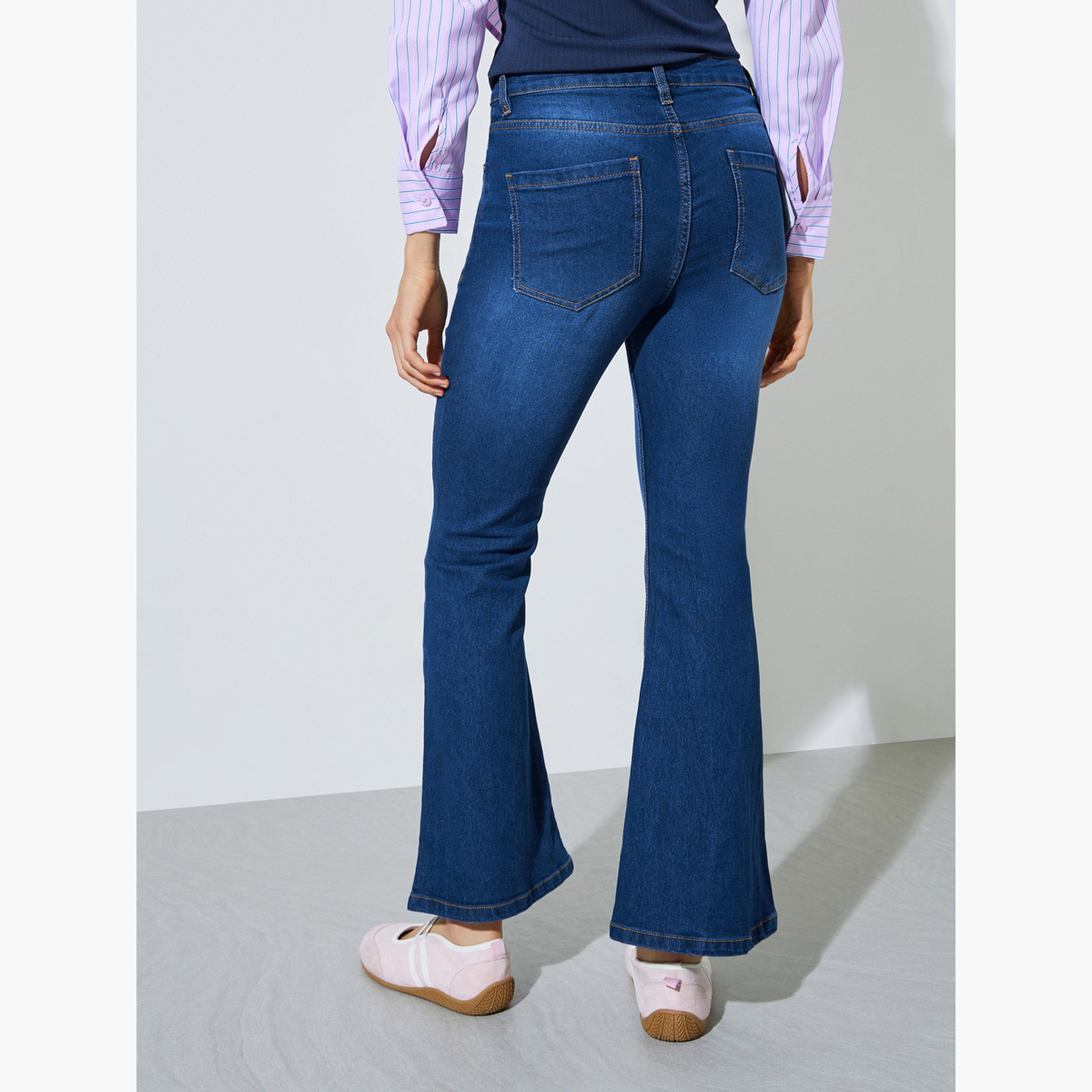 جينز باهت مطاطي وبقصة واسعة من الأسفل-women-clothing-bottoms-jeans-image-4