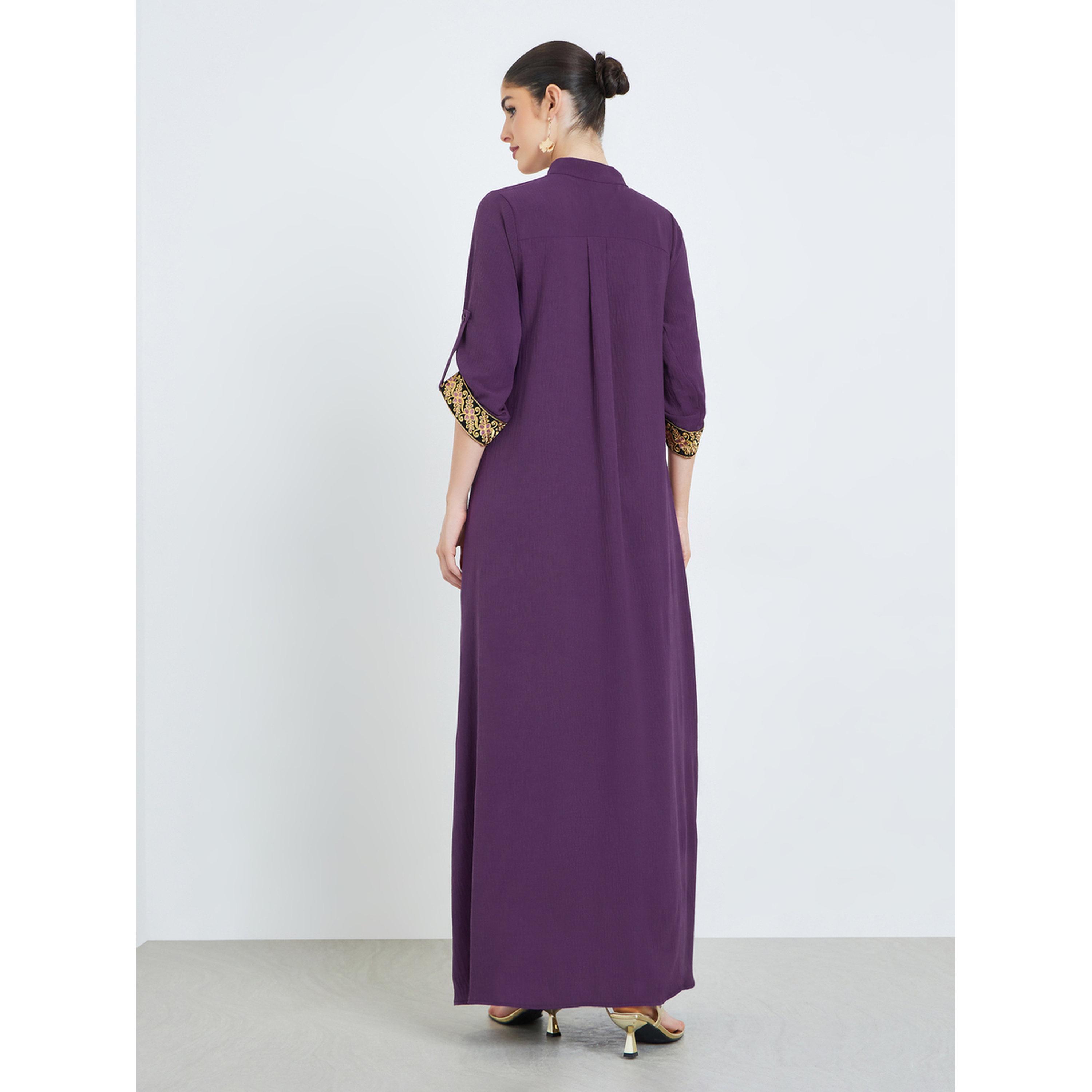 جلابية بياقة قائمة وأكمام بتفاصيل مُطرّزة-women-arabicclothing-jalabiyas-image-4