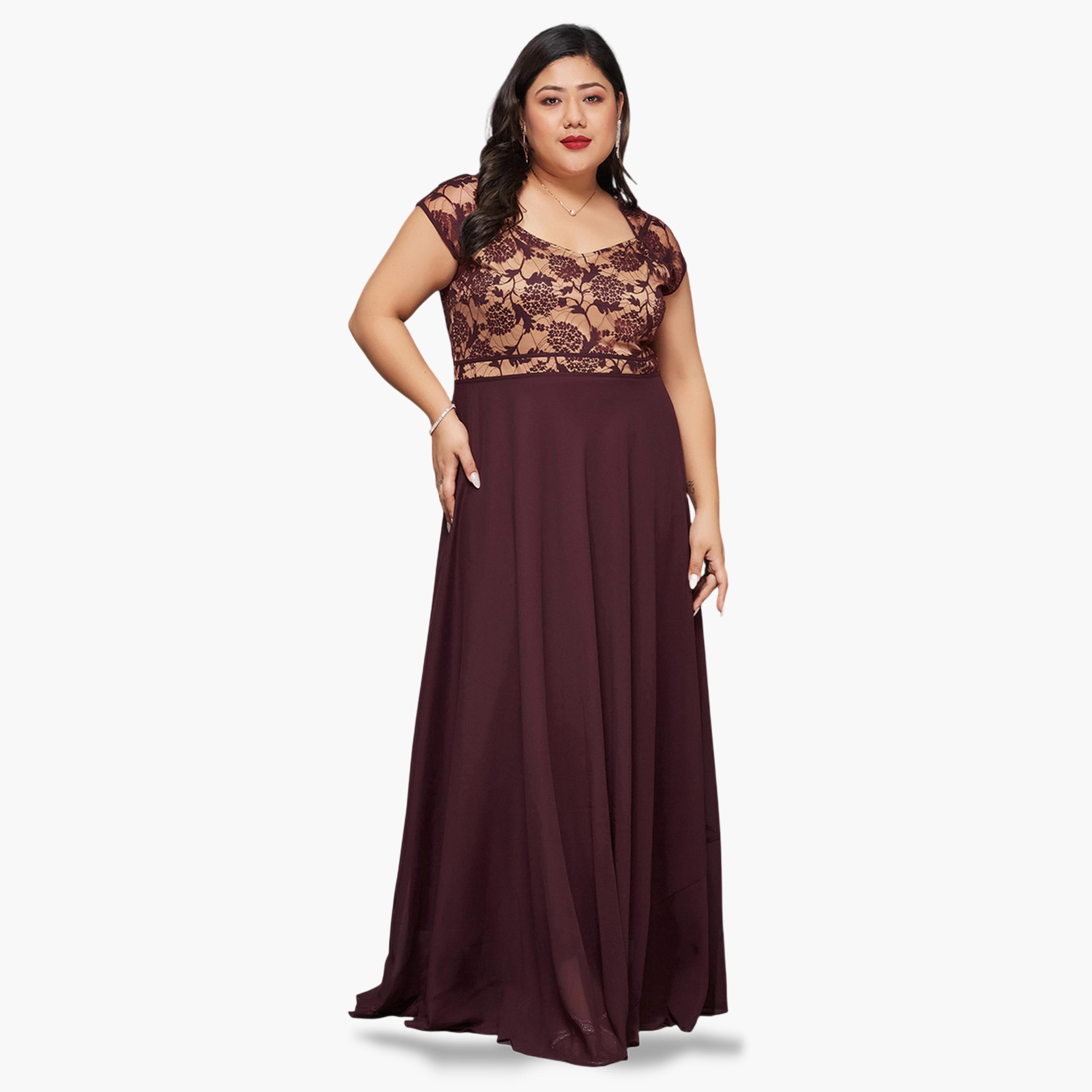 Miss Chase X Styli Plus Size Lace Insert Sweetheart Neck Maxi Dress-women-clothing-dresses-image-1