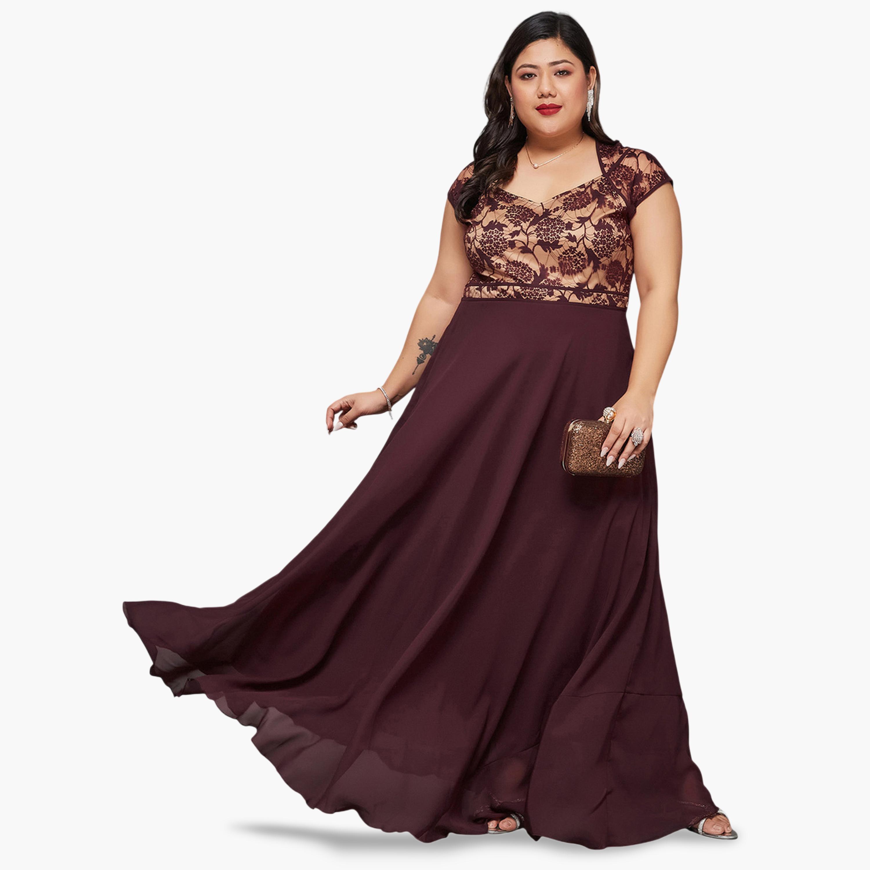 Miss Chase X Styli Plus Size Lace Insert Sweetheart Neck Maxi Dress-women-clothing-dresses-image-2