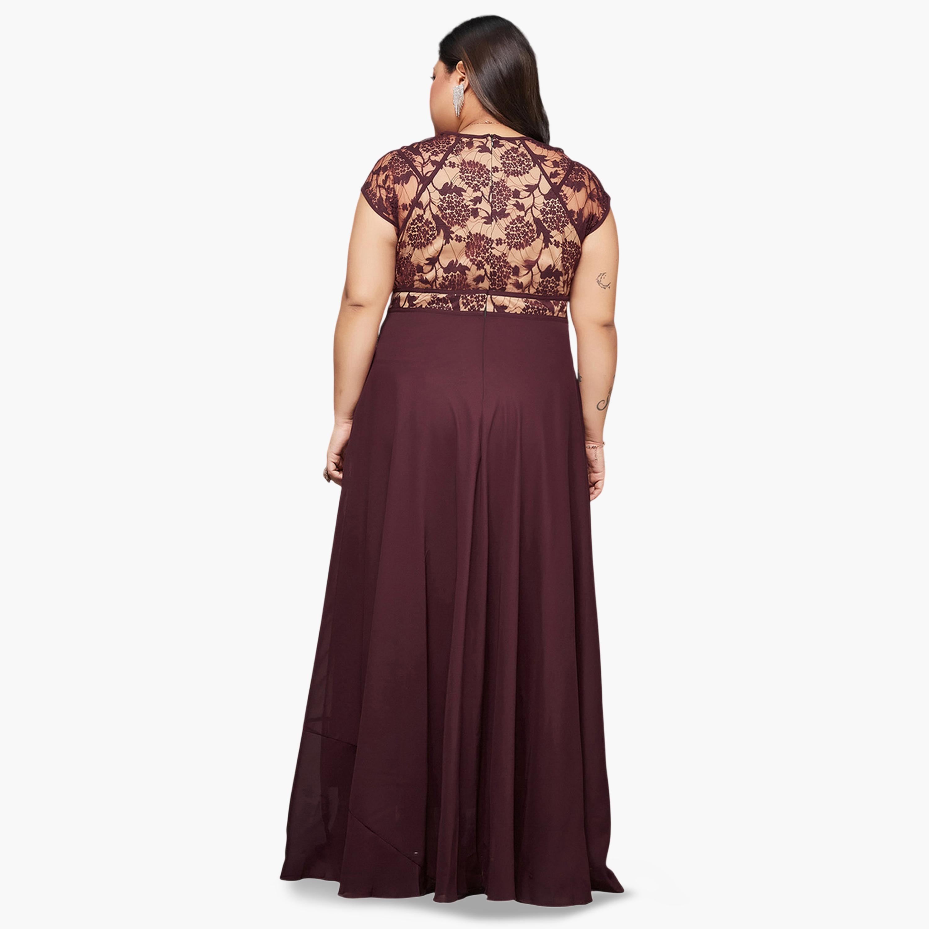 Miss Chase X Styli Plus Size Lace Insert Sweetheart Neck Maxi Dress-women-clothing-dresses-image-4
