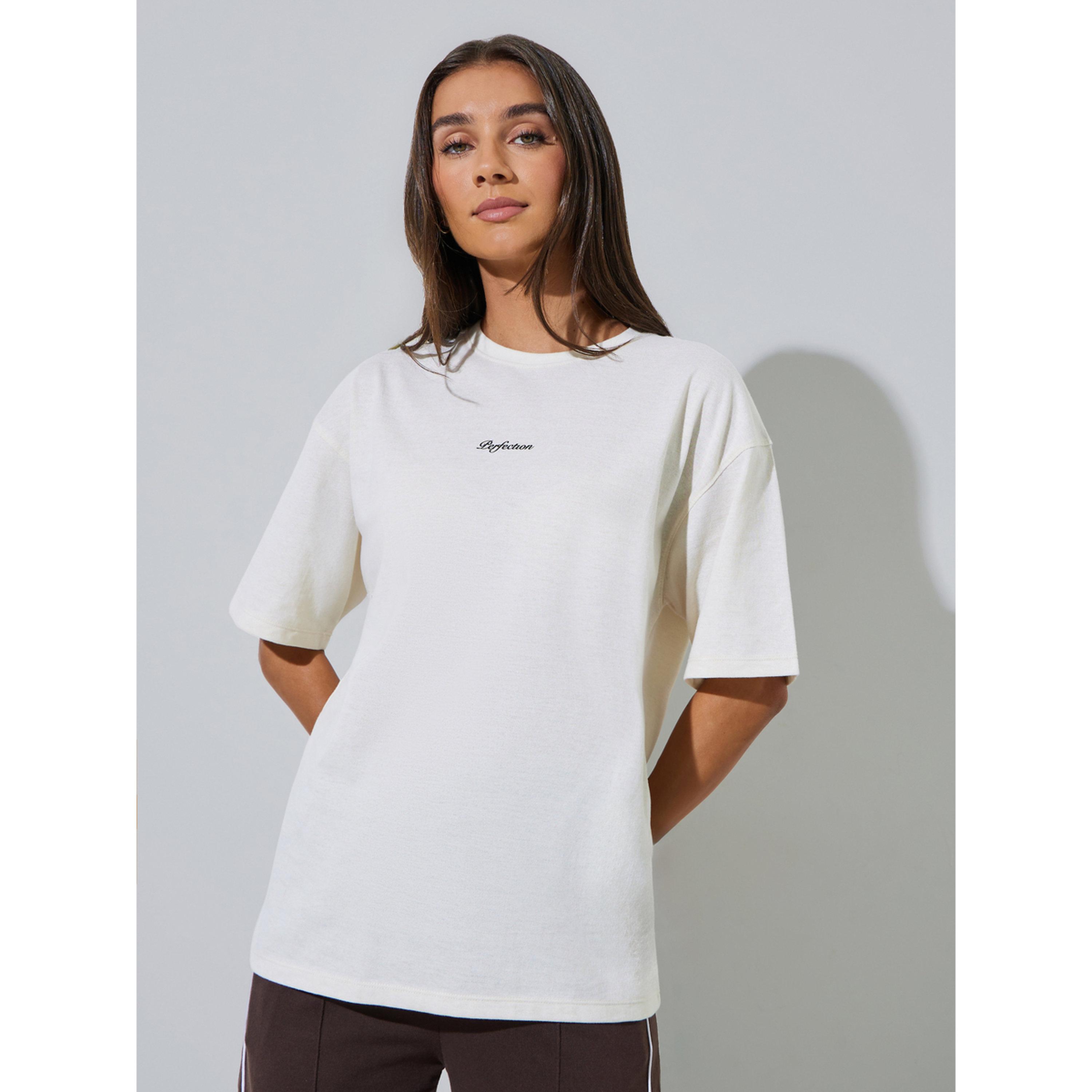 تيشيرت واسع بطبعة كتابة وأكمام قصيرة-women-clothing-tshirts-image-1