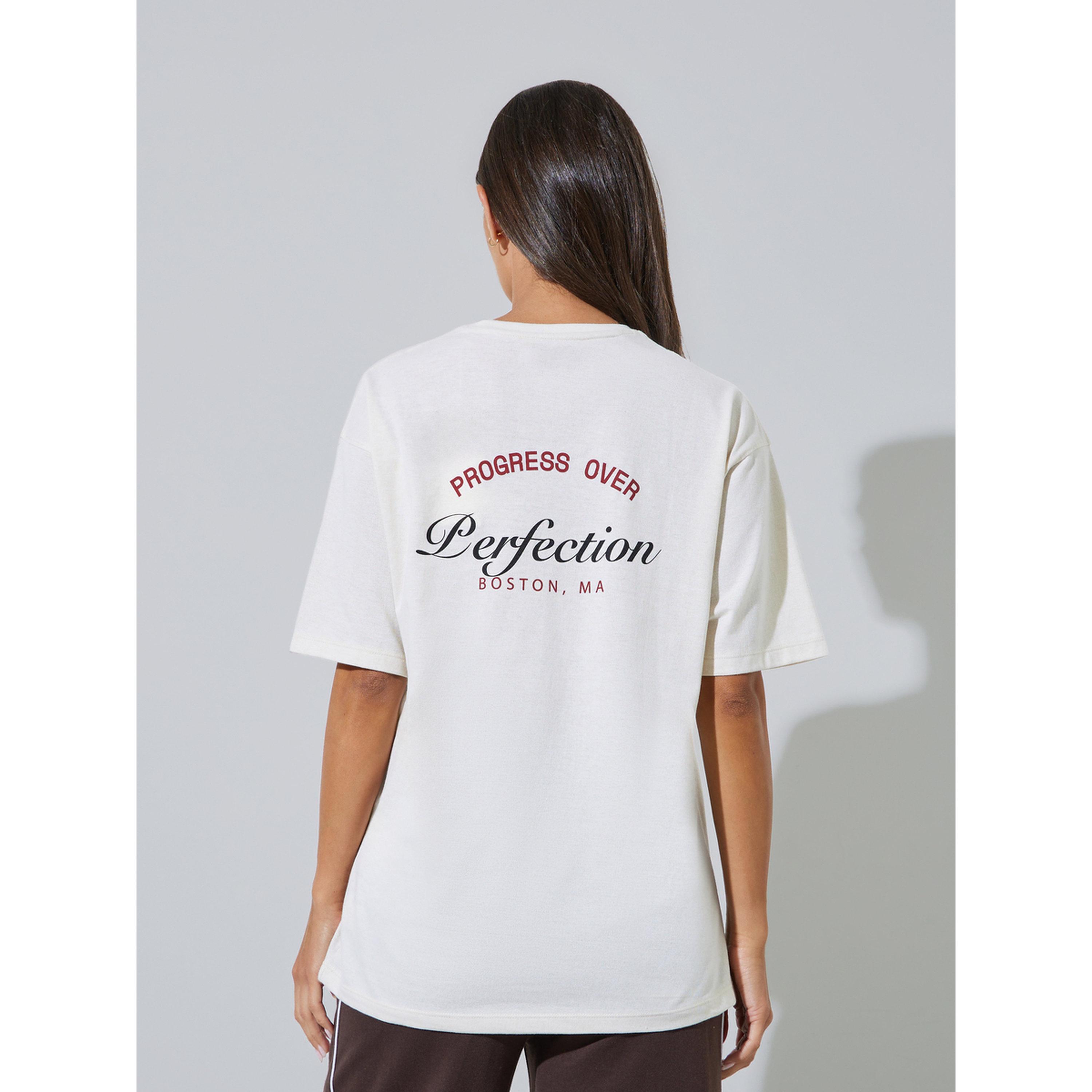 تيشيرت واسع بطبعة كتابة وأكمام قصيرة-women-clothing-tshirts-image-4