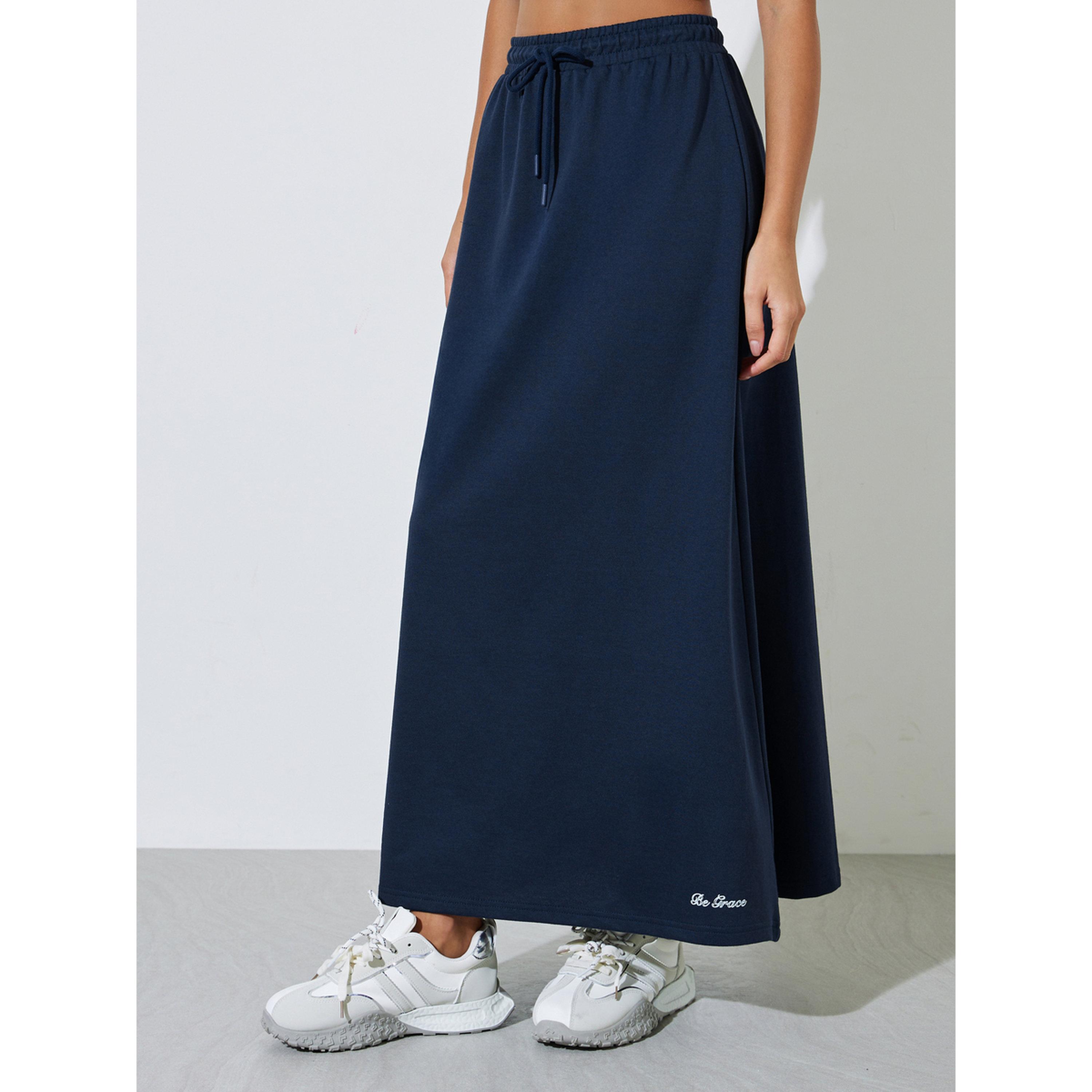 تنورة طويلة منسوجة بحافة واسعة بطبعة شعار أزرق داكن-women-clothing-skirts-image-1