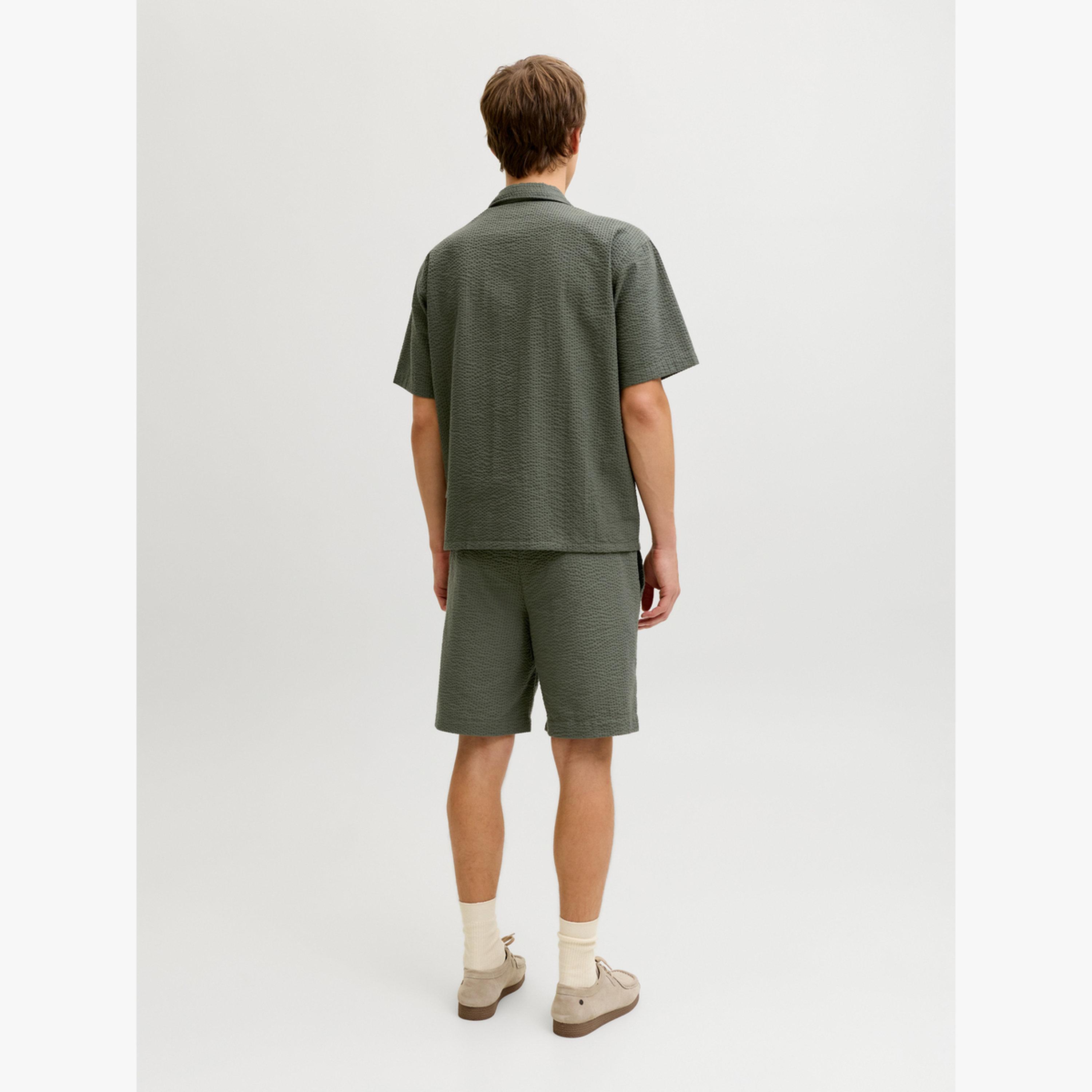 قميص بياقة ريزورت-men-clothing-shirts-image-3