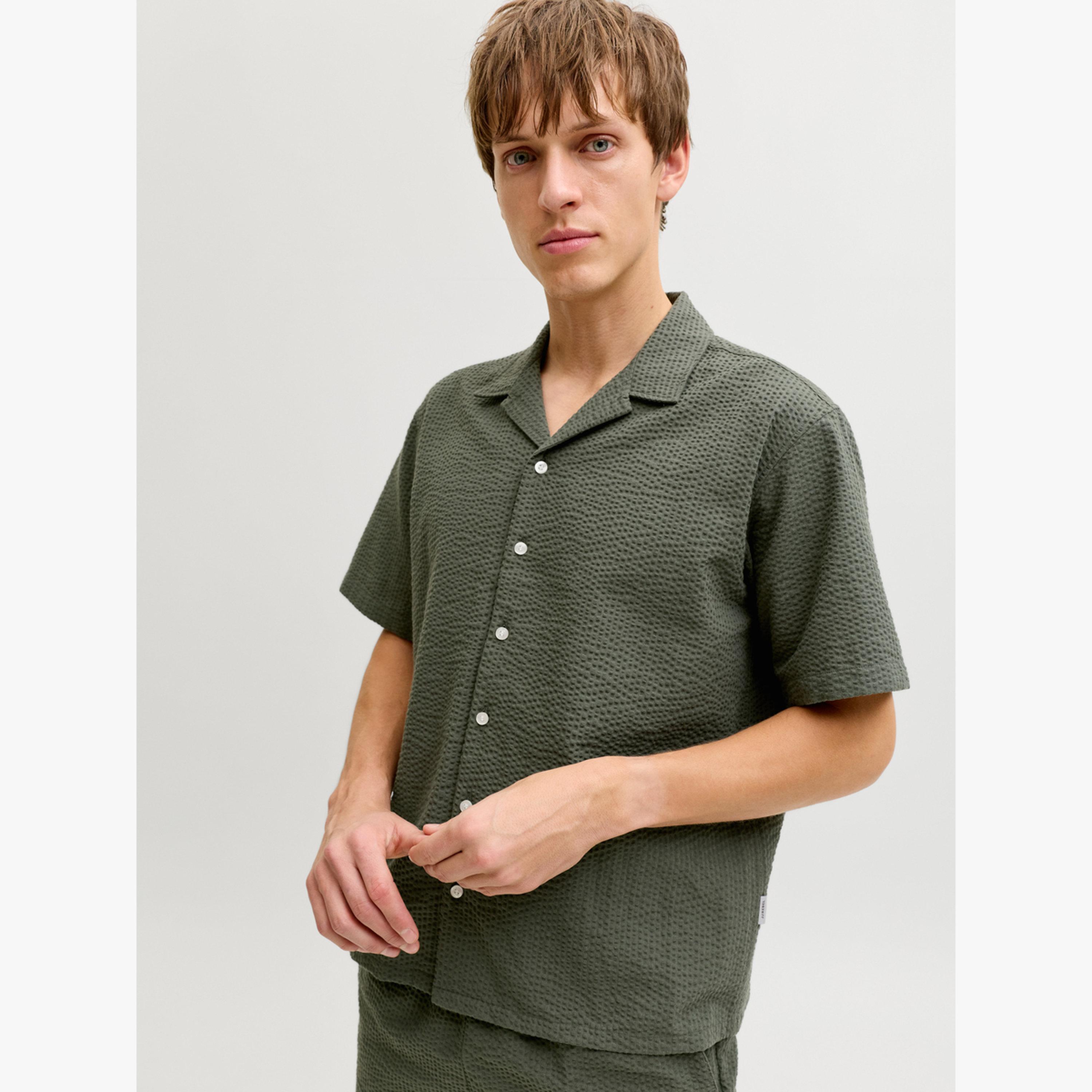 قميص بياقة ريزورت-men-clothing-shirts-image-4