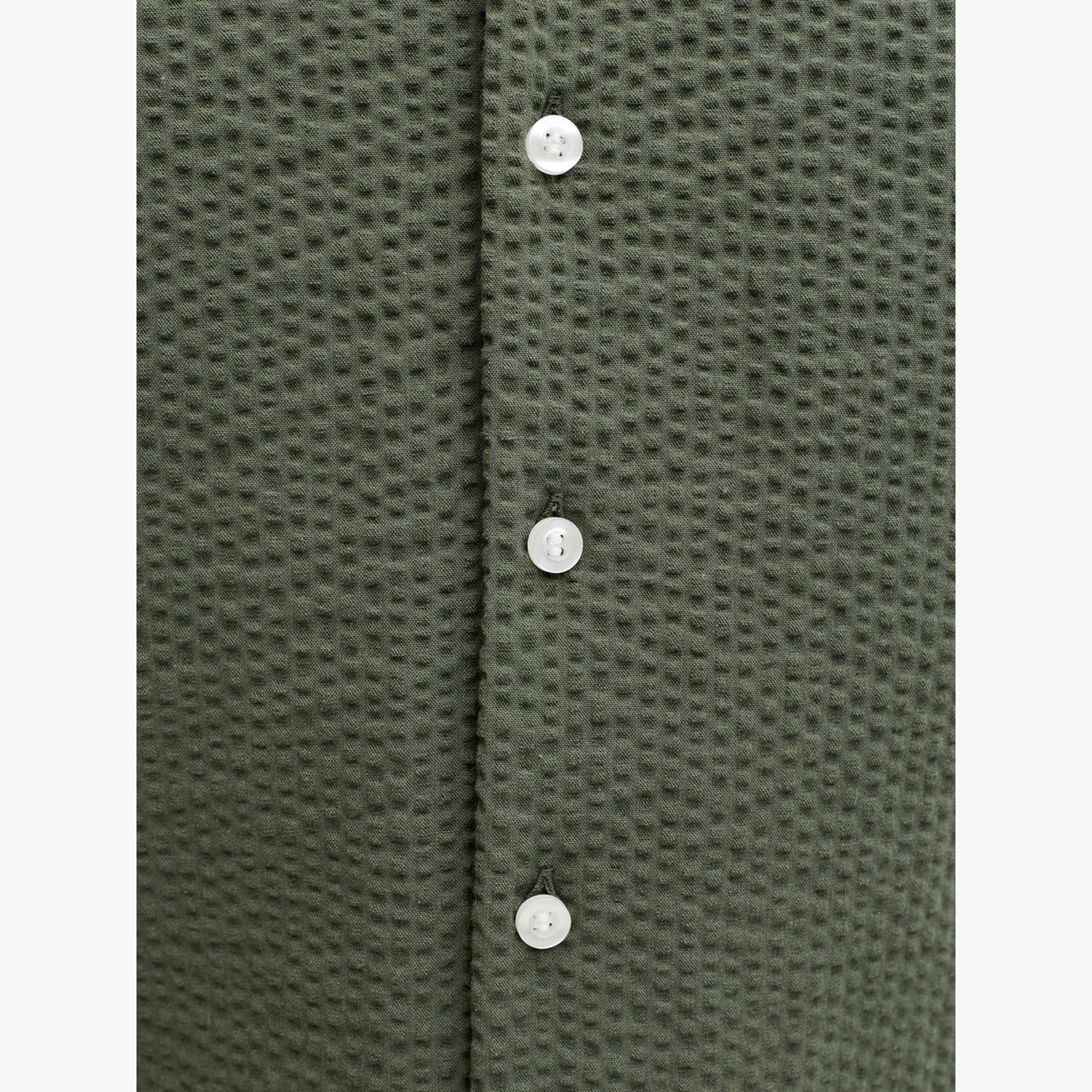 قميص بياقة ريزورت-men-clothing-shirts-image-6
