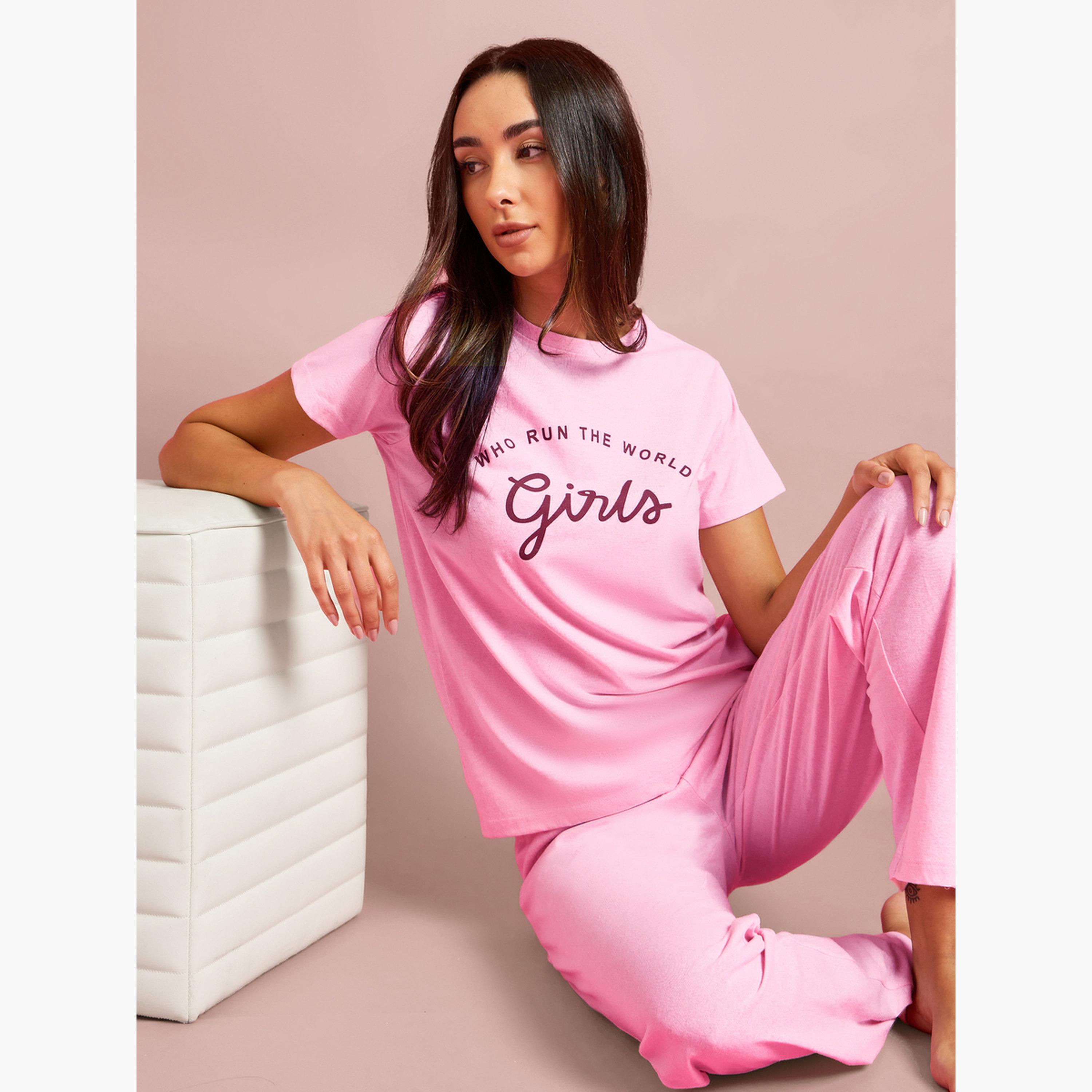 Styli Who Run The World Slogan Print T-Shirt and Straight Leg Pyjama Set-women-clothing-nightwear-pyjamas-longsets-image-2